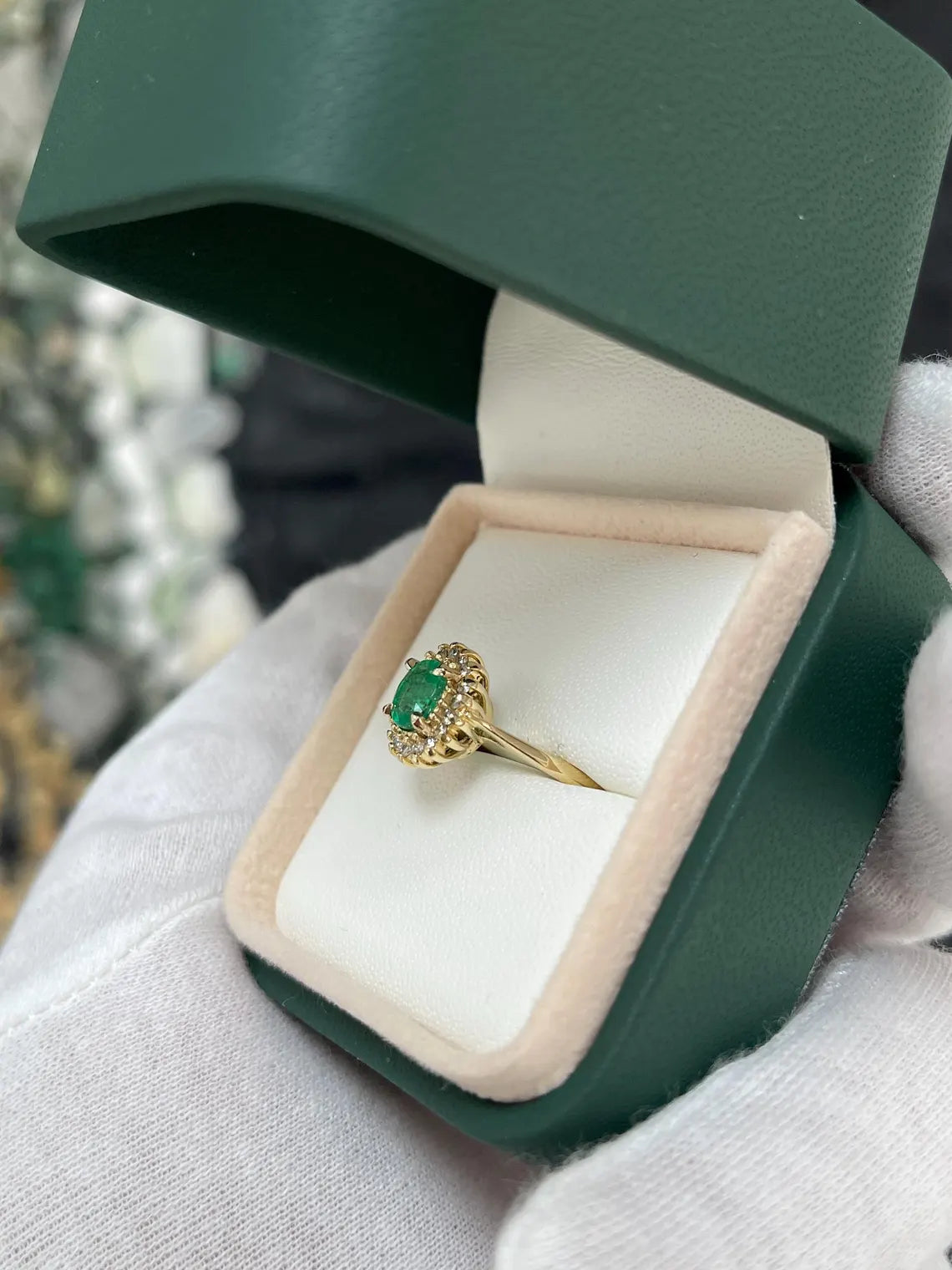 1.05ct Radiates Vivid Green Oval Emerald Halo Ring with Diamond Sparkle