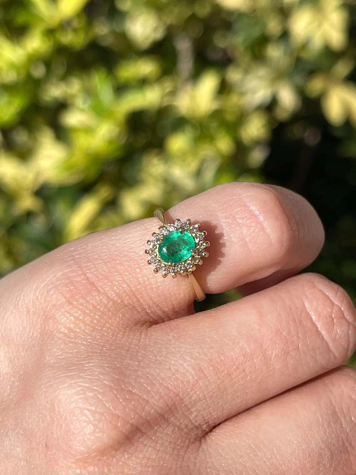 1.05ct Radiates Vivid Green Oval Emerald Halo Ring with Diamond Sparkle