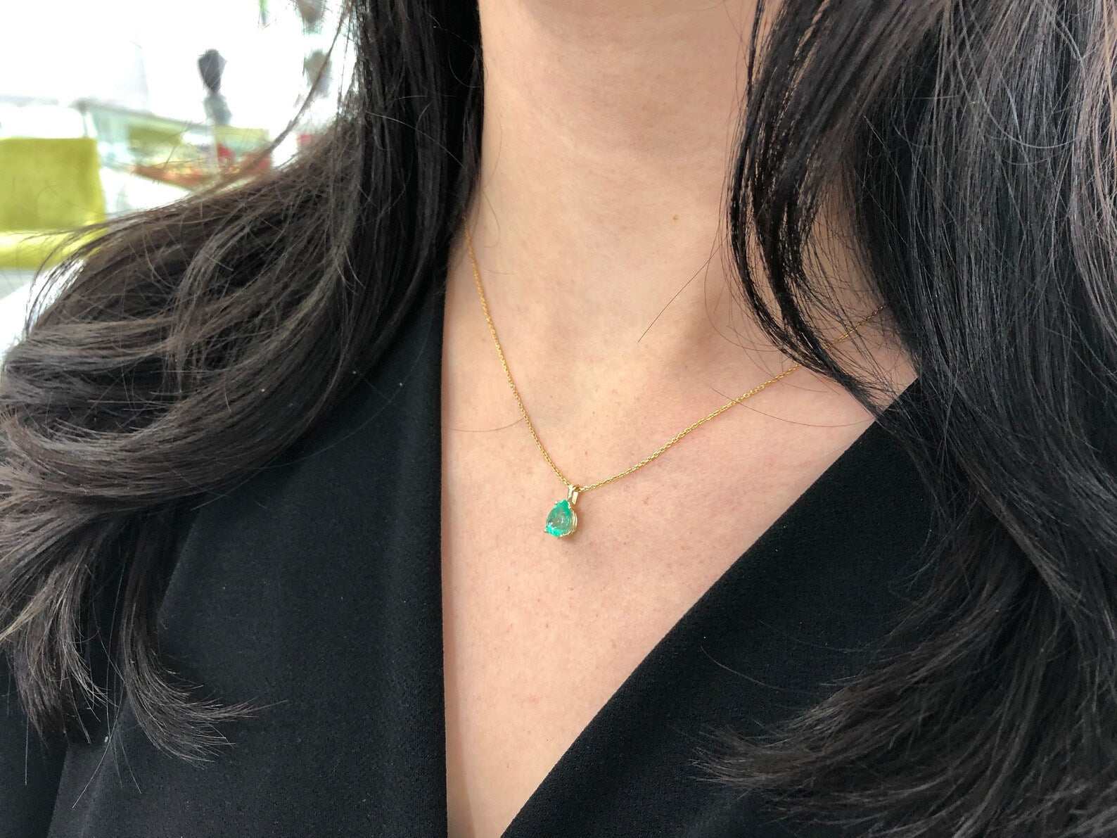 1.50 Carat Colombian Emerald Pear Solitaire Modern Pendant With Chain 14K