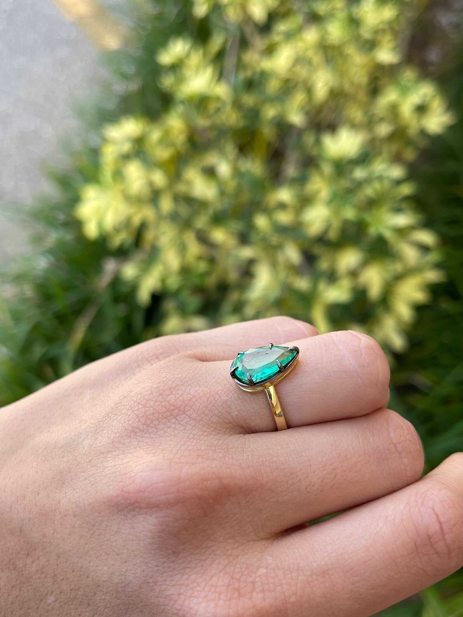 3.0ct Teardrop Colombian Emerald Georgian Styled Solitaire Statement Ring 18K