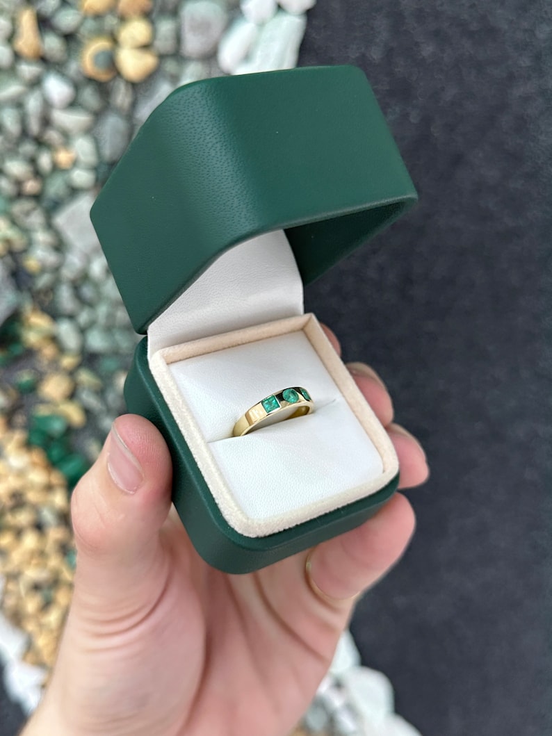 Exquisite 14K Gold Ring - 0.60tcw Round & Asscher Cut May Emerald 3 Stone Stackable Beauty