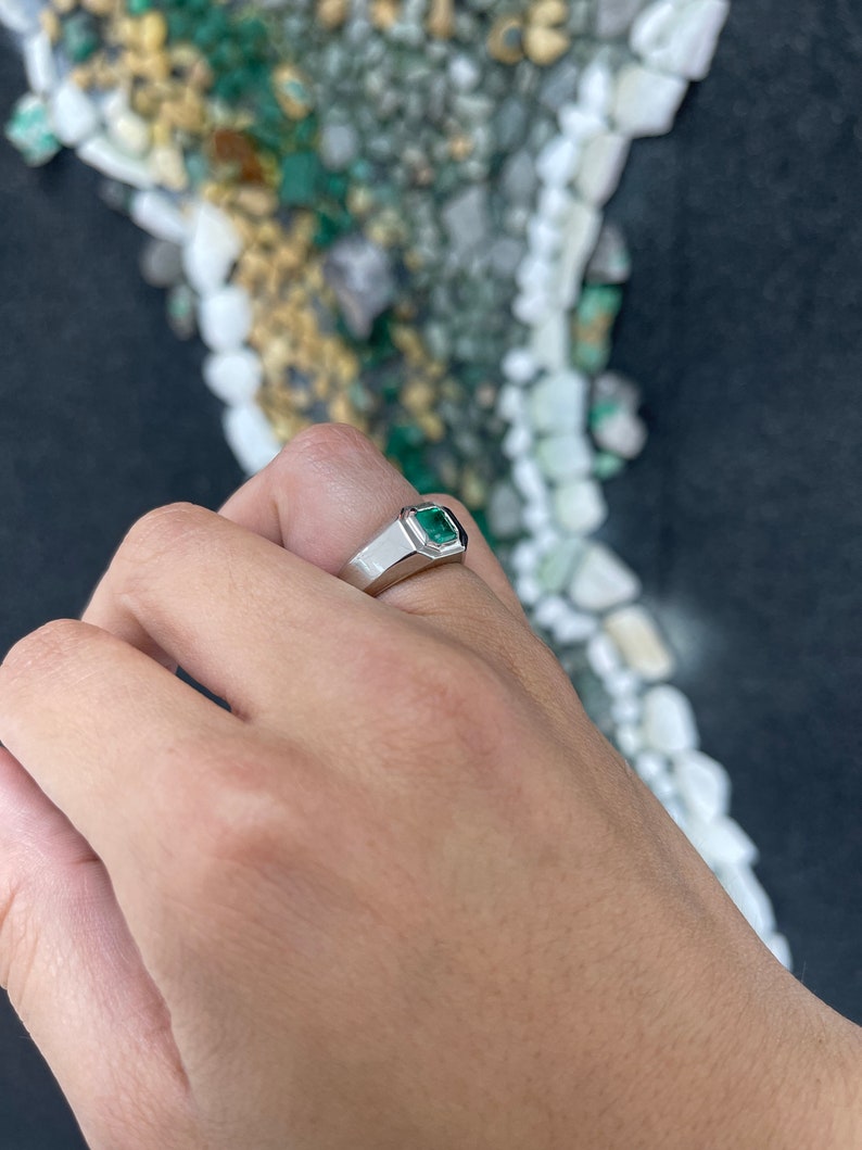 0.90ct SS Vivid Medium Green Emerald Pinky Men's Ring