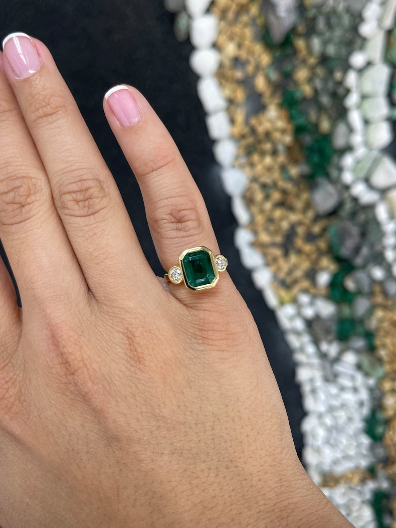 Emerald ring deals on hand