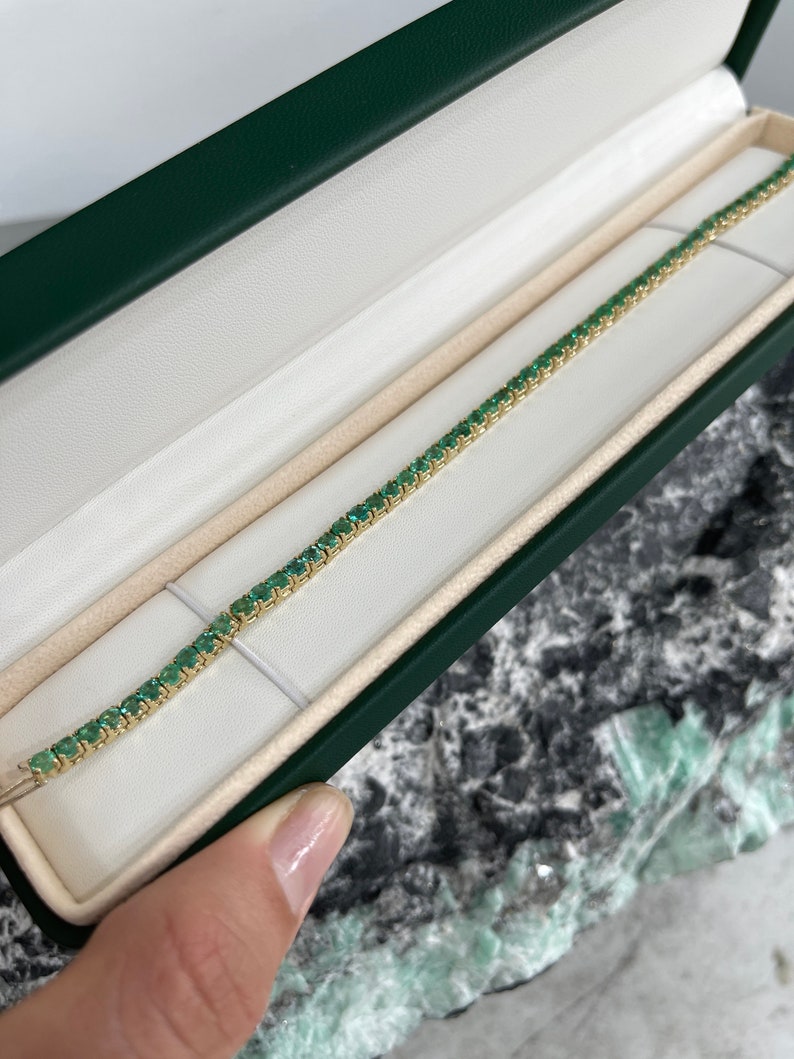 Medium Green 7.0tcw Round Cut Emerald Unisex Tennis Bracelet Solid Gold 14K