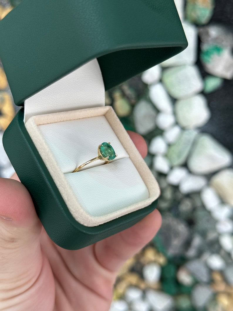 Exquisite 14K Gold Ring - 1.30ct Dainty Lush Green Oval Cut Emerald Solitaire Charm
