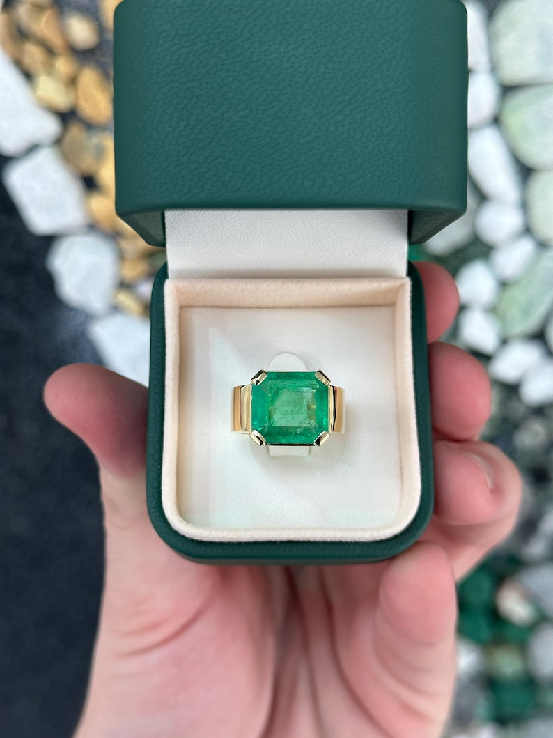 5.16ct 18K Men's 4 Prong Vivid Apple Muzo Green Emerald Solitaire Pinky 7.5mm Unisex Band Ring