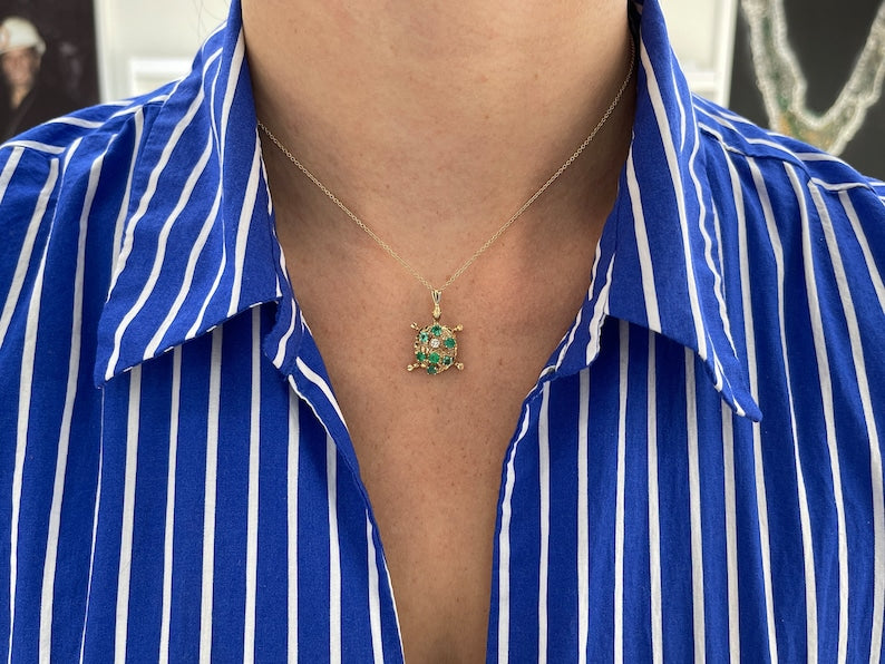 0.64tcw 14K 585 Gold Natural Medium Green Emerald Round Cut Diamond Accent Sea Turtle Pendant Necklace - JR Colombian Emeralds