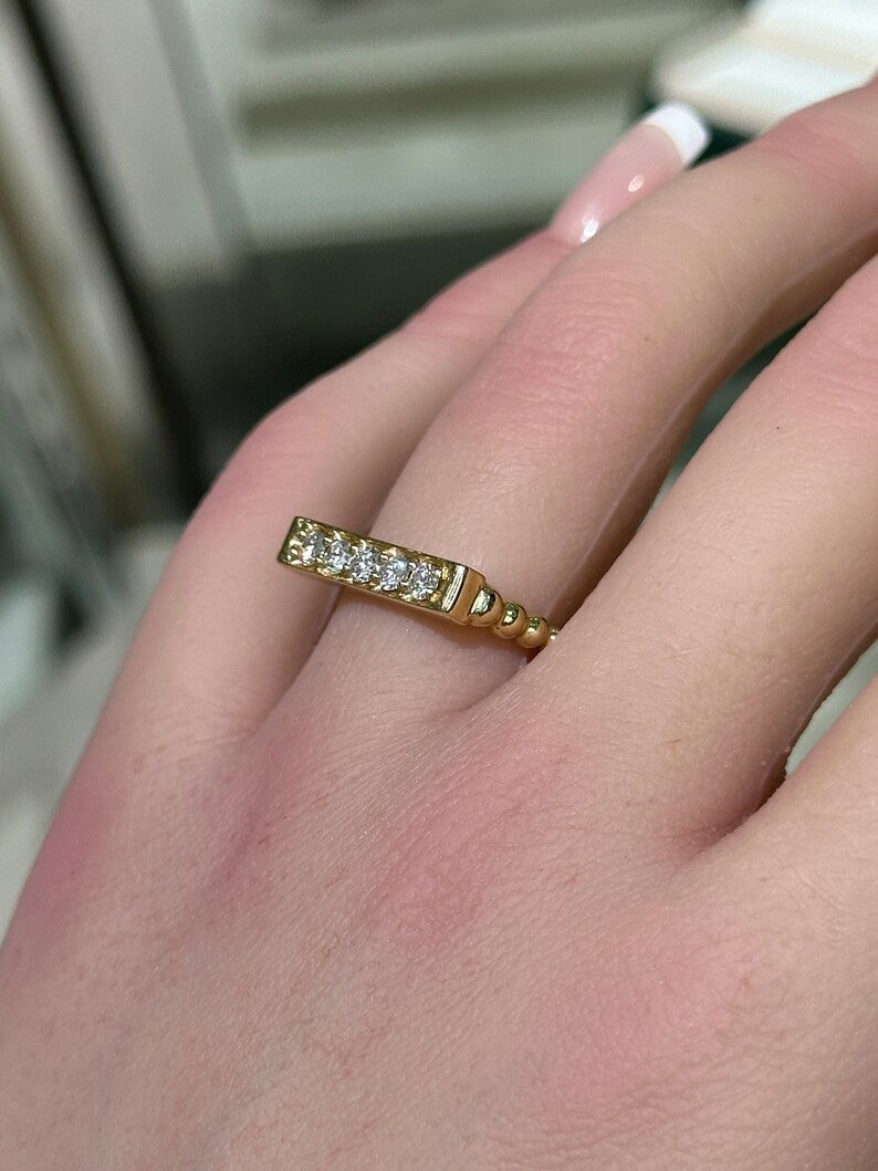 Elegant 14K Gold Bead Shank Ring Featuring 0.25tcw Round Cut Diamonds