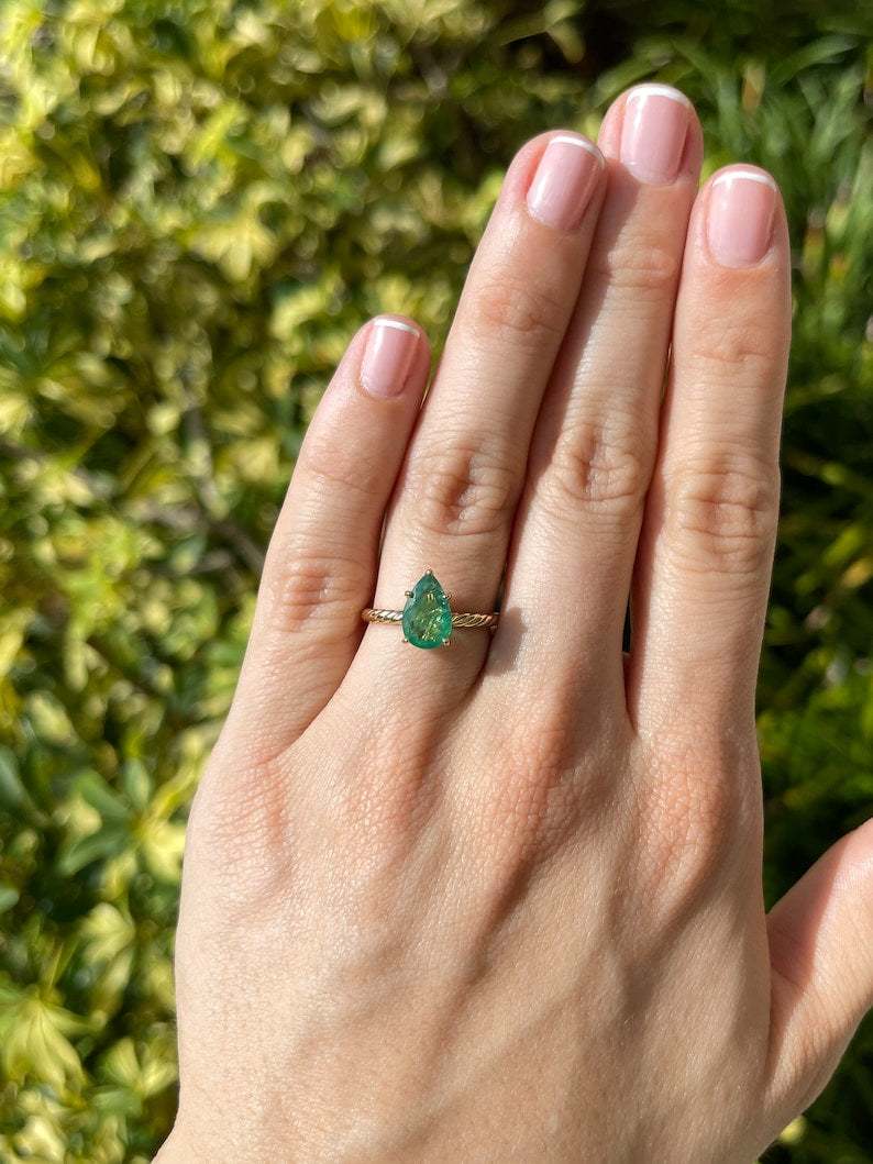 1.95ct 14K Pear Cut Emerald Solitaire Ring – Lush Green Twisted Band 585 Yellow - JR Colombian Emeralds
