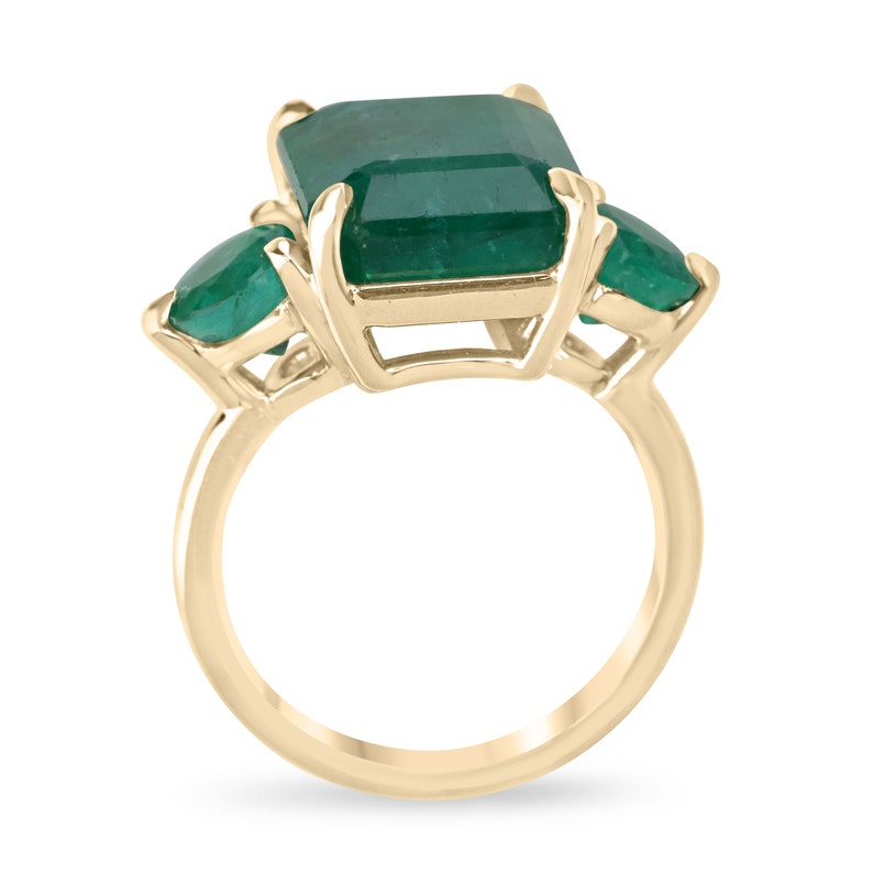 Beautiful 9.21tcw Trilogy Emerald Ring Set in 18K Yellow Gold