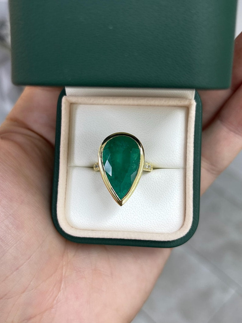 Bezel Set Pear-Cut Emerald & Diamond Ring, 18K Gold, 10.30tcw Natural Green Stone