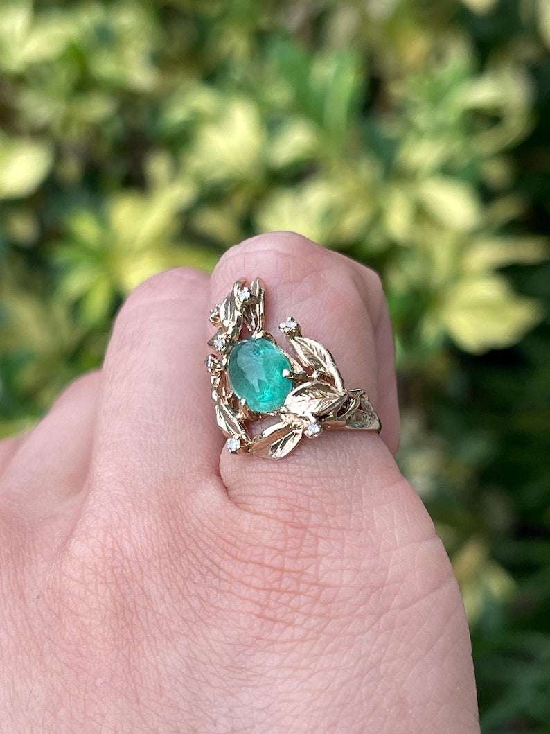 2.52tcw 14K Oval Emerald & Diamond Floral Leaf Ring in Yellow Gold 585 - JR Colombian Emeralds