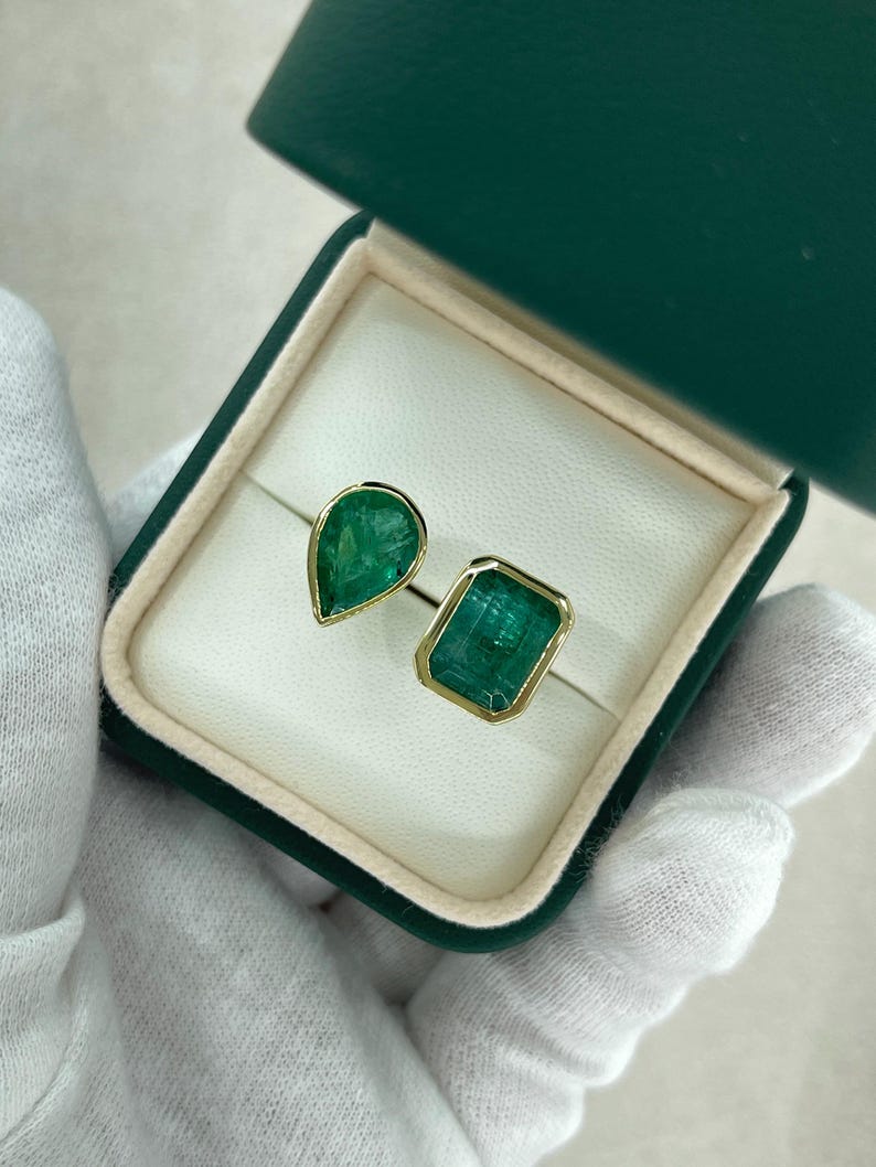 8.43TCW 18K Gold Toi Et Moi Ring - Dark Green Emerald Pear Cut - JR Colombian Emeralds
