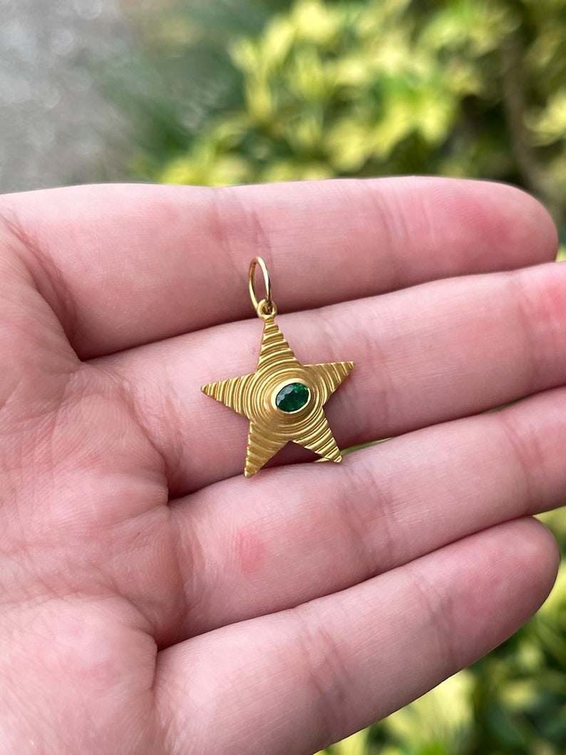 0.19ct 14K Emerald Star Pendant, Textured Gold Rippled Oval Bezel 585 - JR Colombian Emeralds