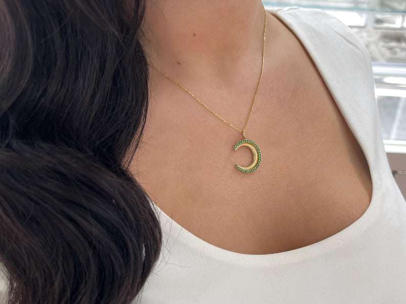 0.52tcw 14K Emerald & Ribbed Gold Crescent Moon Charm Pendant - JR Colombian Emeralds