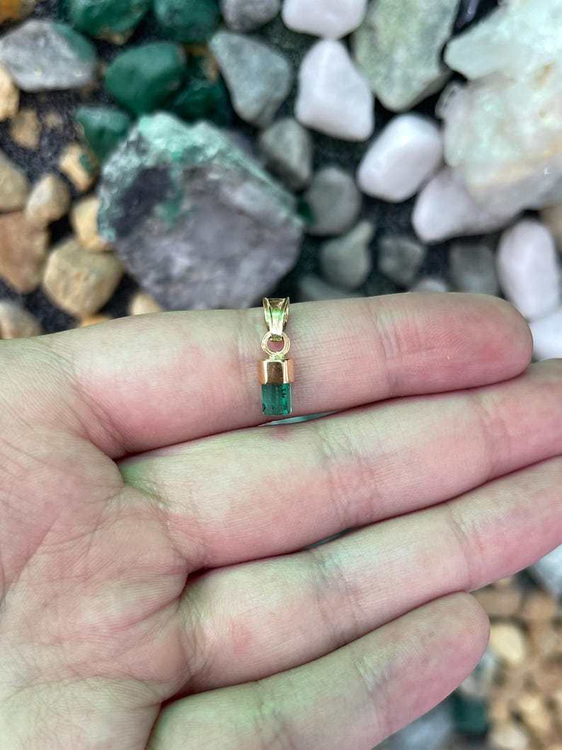 1.58 Carat 18K Vivid Green Rough Colombian Emerald Pendant - JR Colombian Emeralds