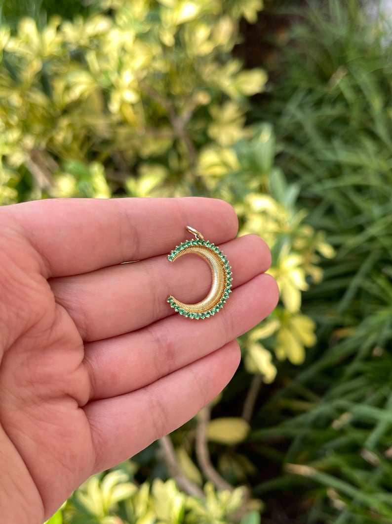 0.52tcw 14K Emerald & Ribbed Gold Crescent Moon Charm Pendant - JR Colombian Emeralds
