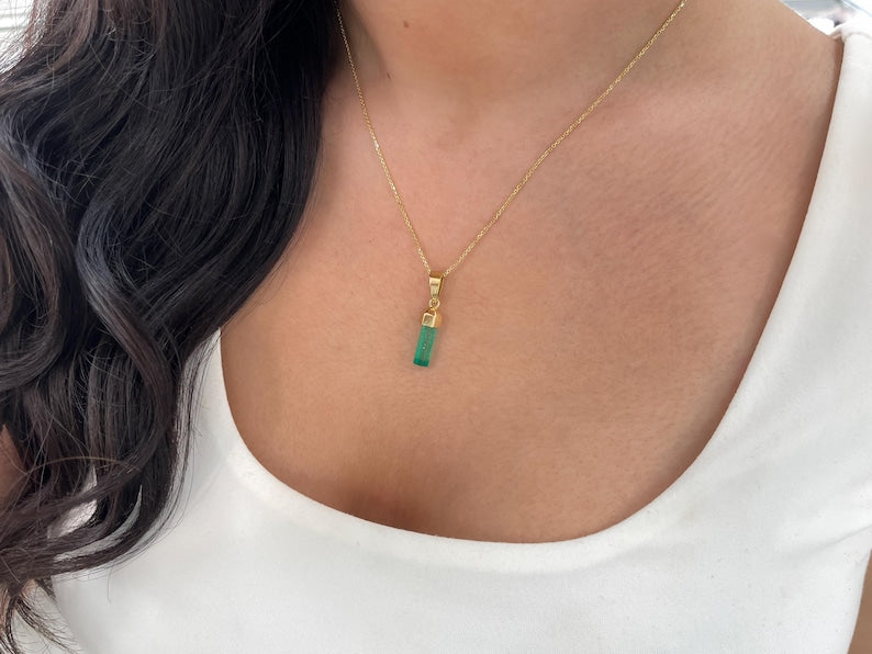 2.71ct 18K Natural Rough Colombian Emerald Crystal Pendant Necklace Unisex