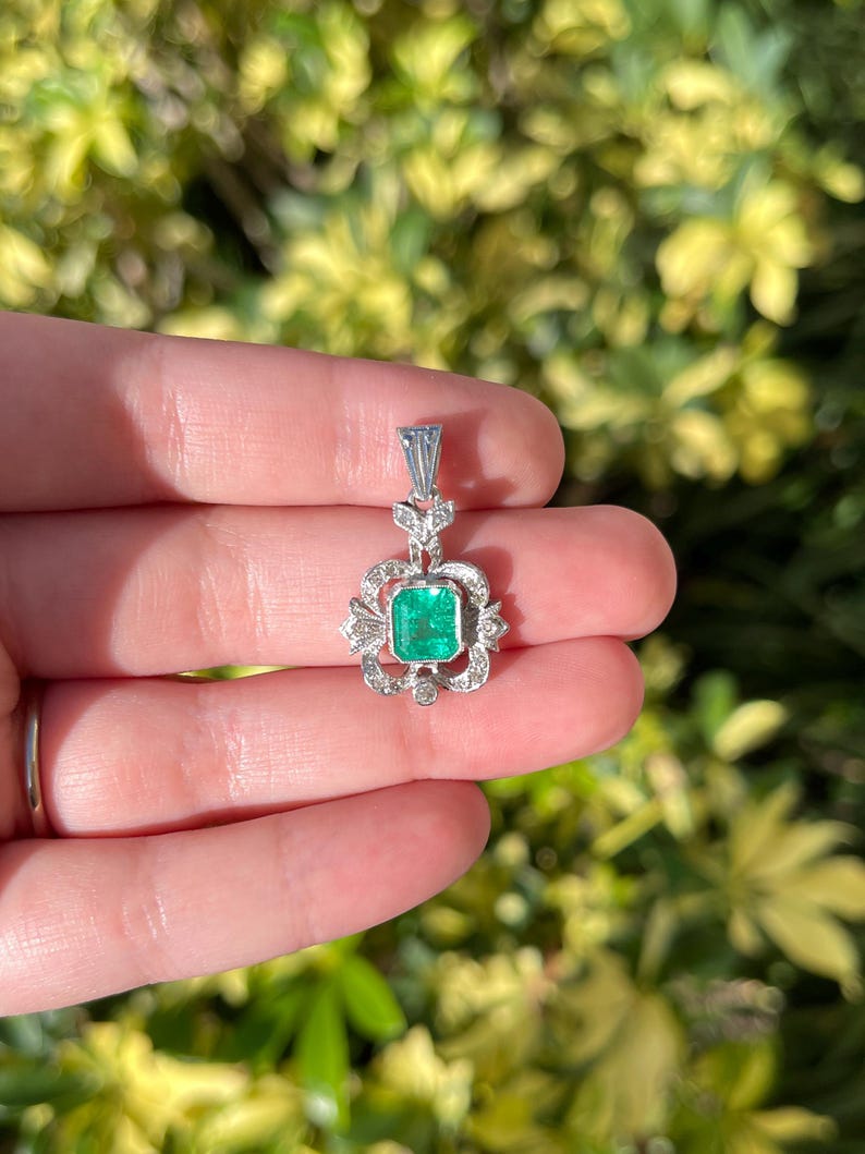 2.50tcw 14K Art Deco Natural Bezel Set Colombian Emerald & Diamond Accent Vintage Emerald Gold Necklace - JR Colombian Emeralds