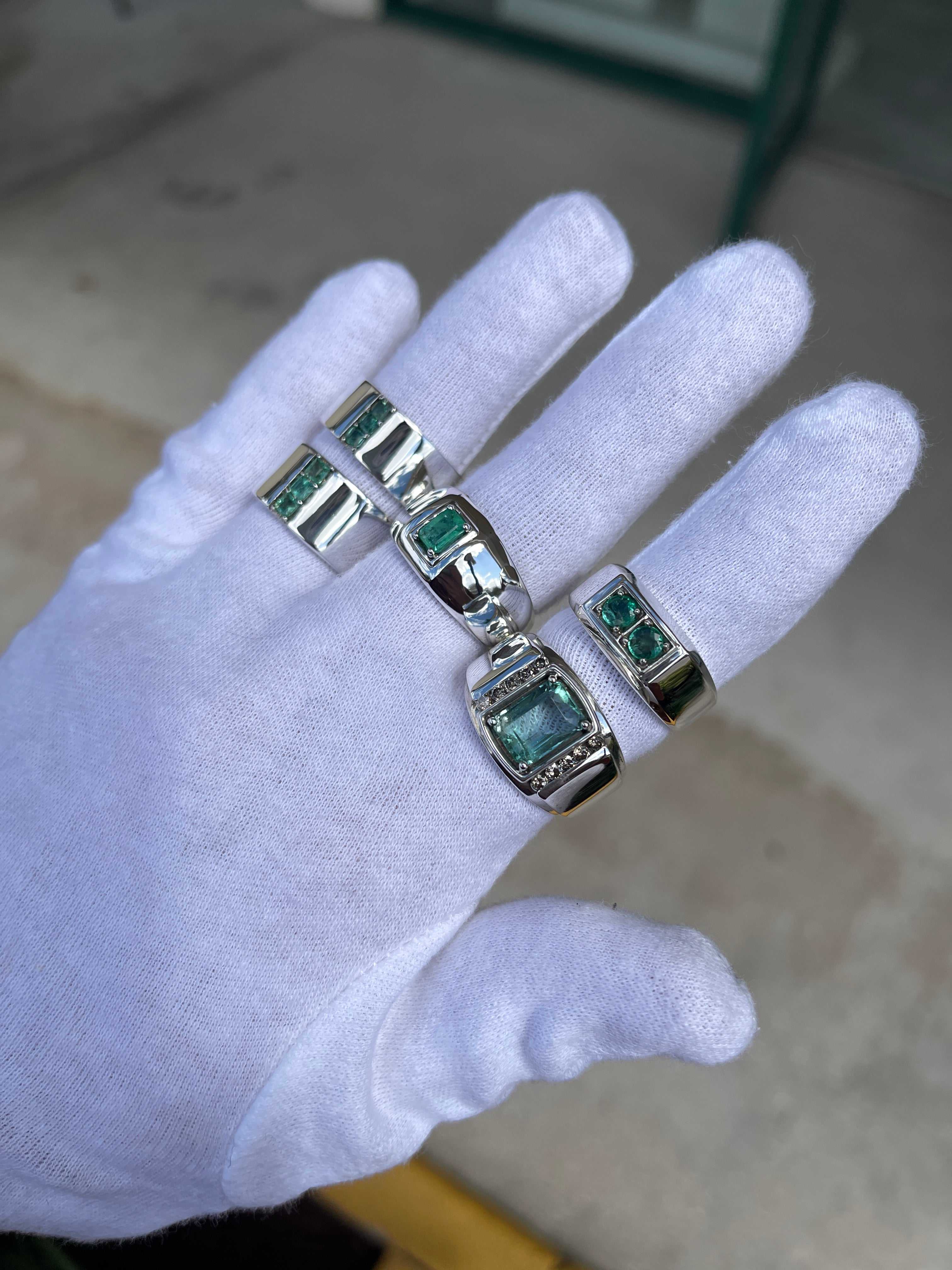 Natural Emerald Mens Ring In Sterling Silver - JR Colombian Emeralds