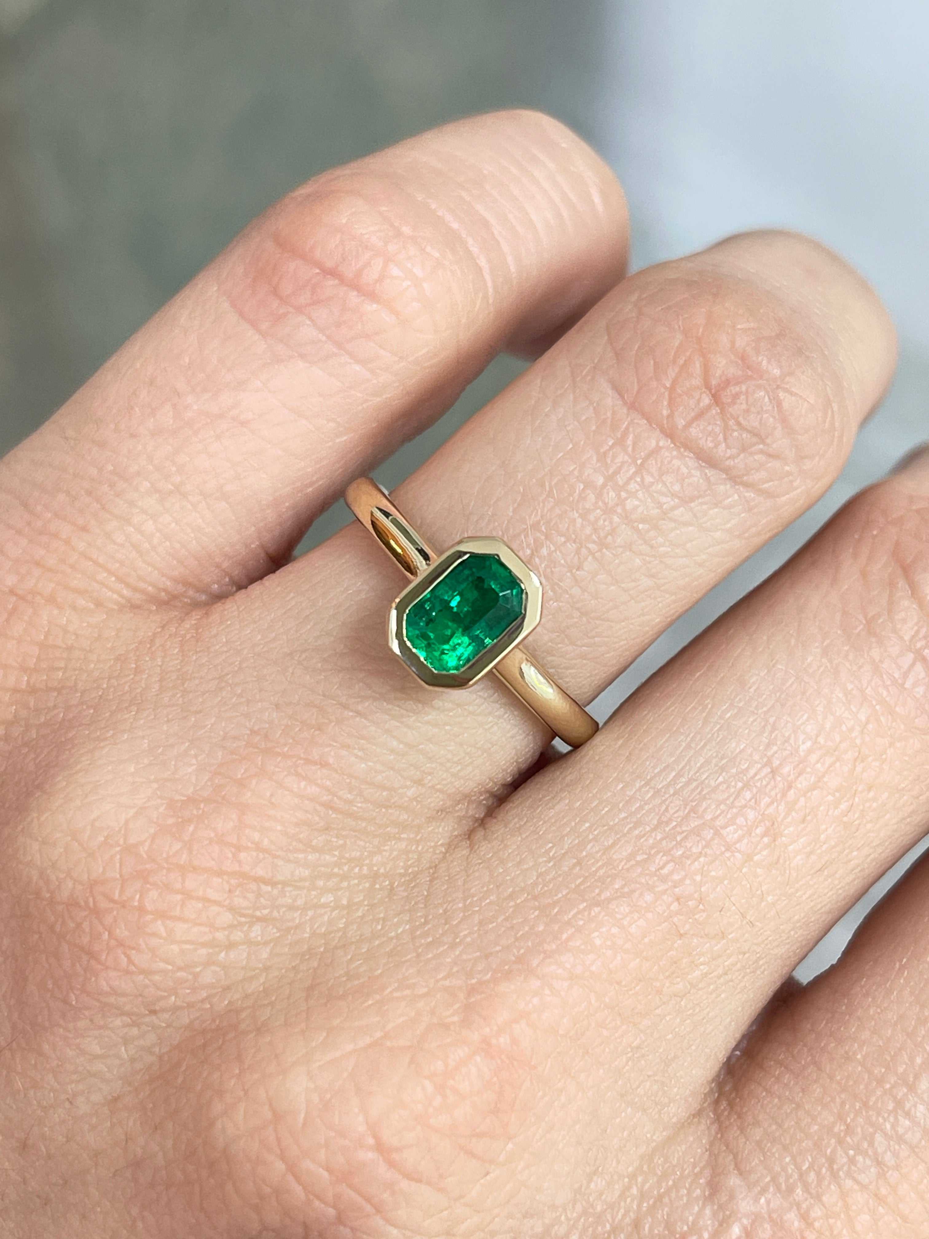 1.08cts AAA+ Bezel Set Muzo Colombian Emerald-Emerald Cut Solitaire Ring 18K - JR Colombian Emeralds