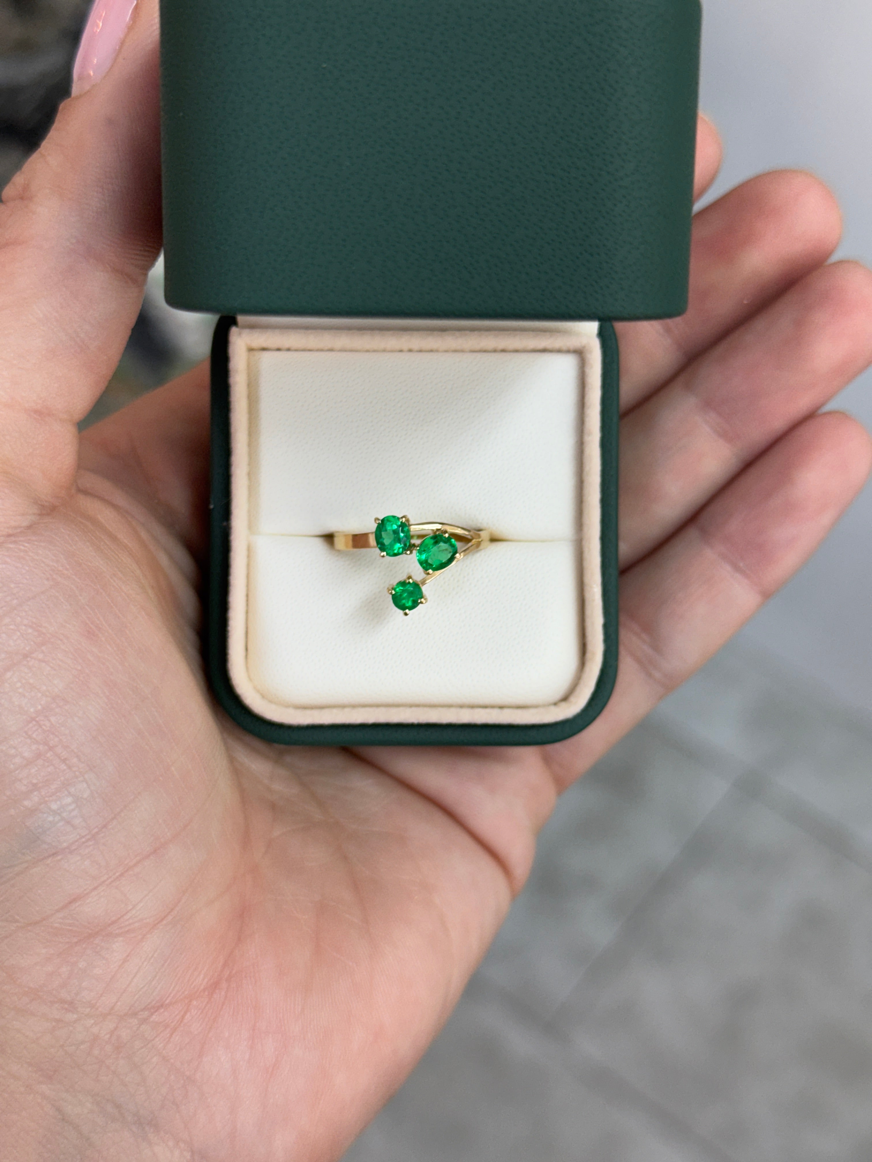 1.0tcw AAA+ Vivid Muzo Colombian Emerald Cluster Three Stone 18K Ring