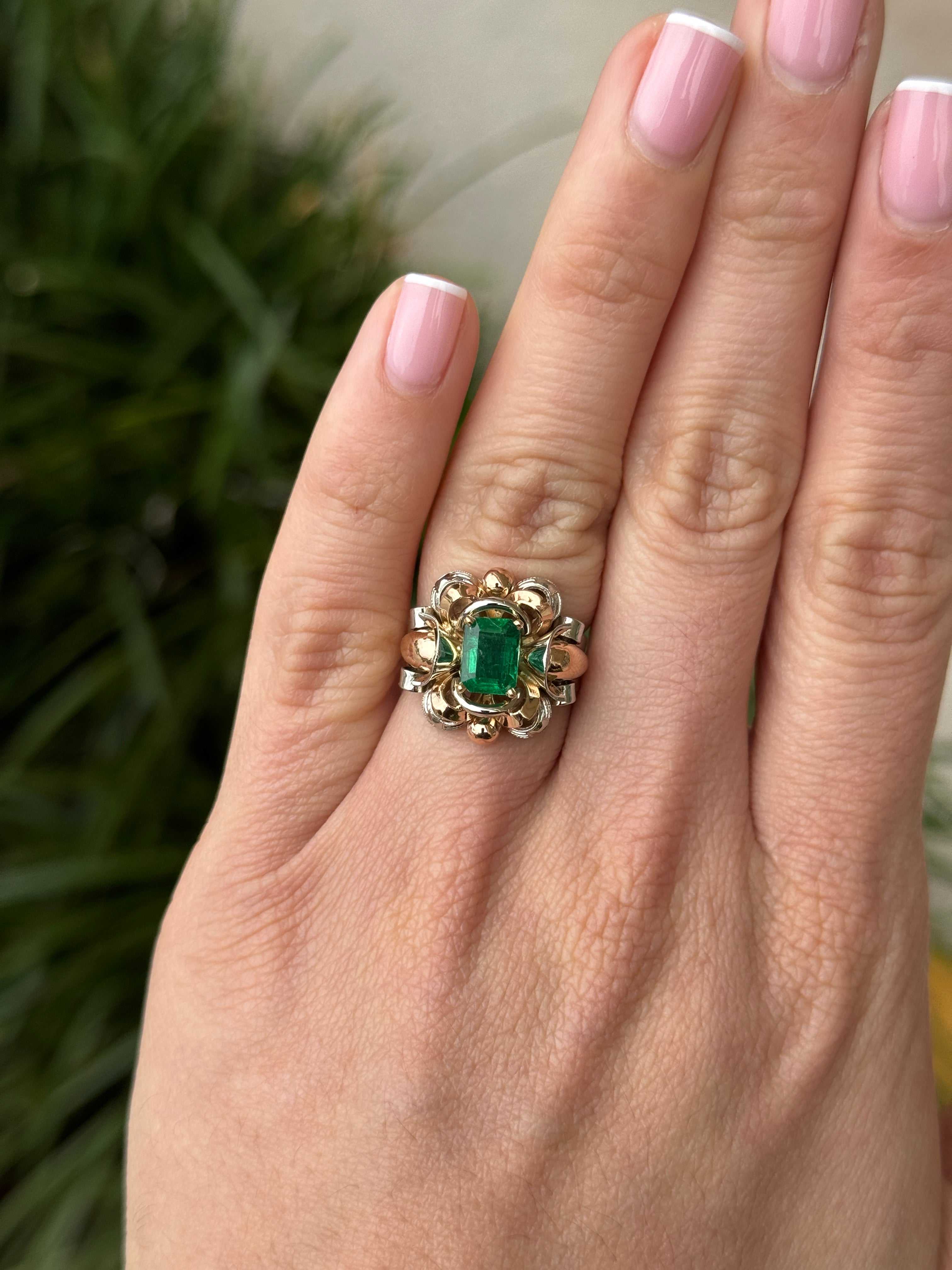 خاتم سوليتير من الزمرد بوزن 1.50 قيراط ودرجة AAA+ على طراز آرت ديكو من الذهب الوردي والأبيض عيار 18 قيراط