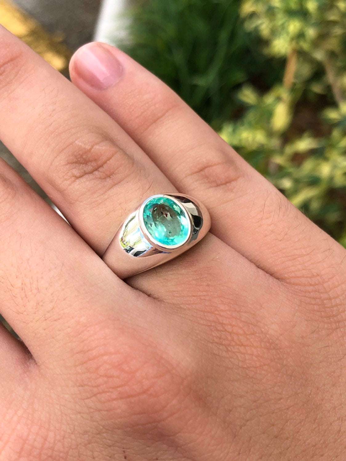1.85 Carats Emerald Mens Solitaire Emerald Oval Silver Signet Bezel Ri