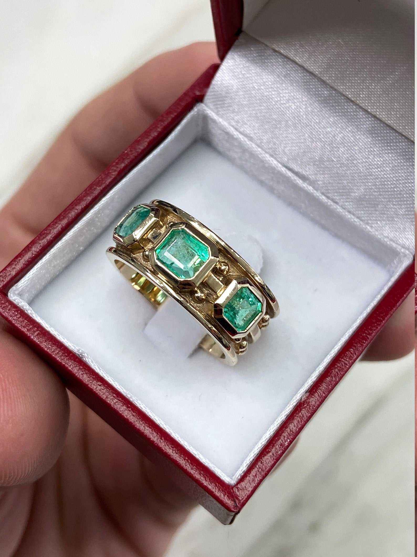 2.85tcw Men's Emerald Solitaire Three Stone Everyday Band Ring 14K