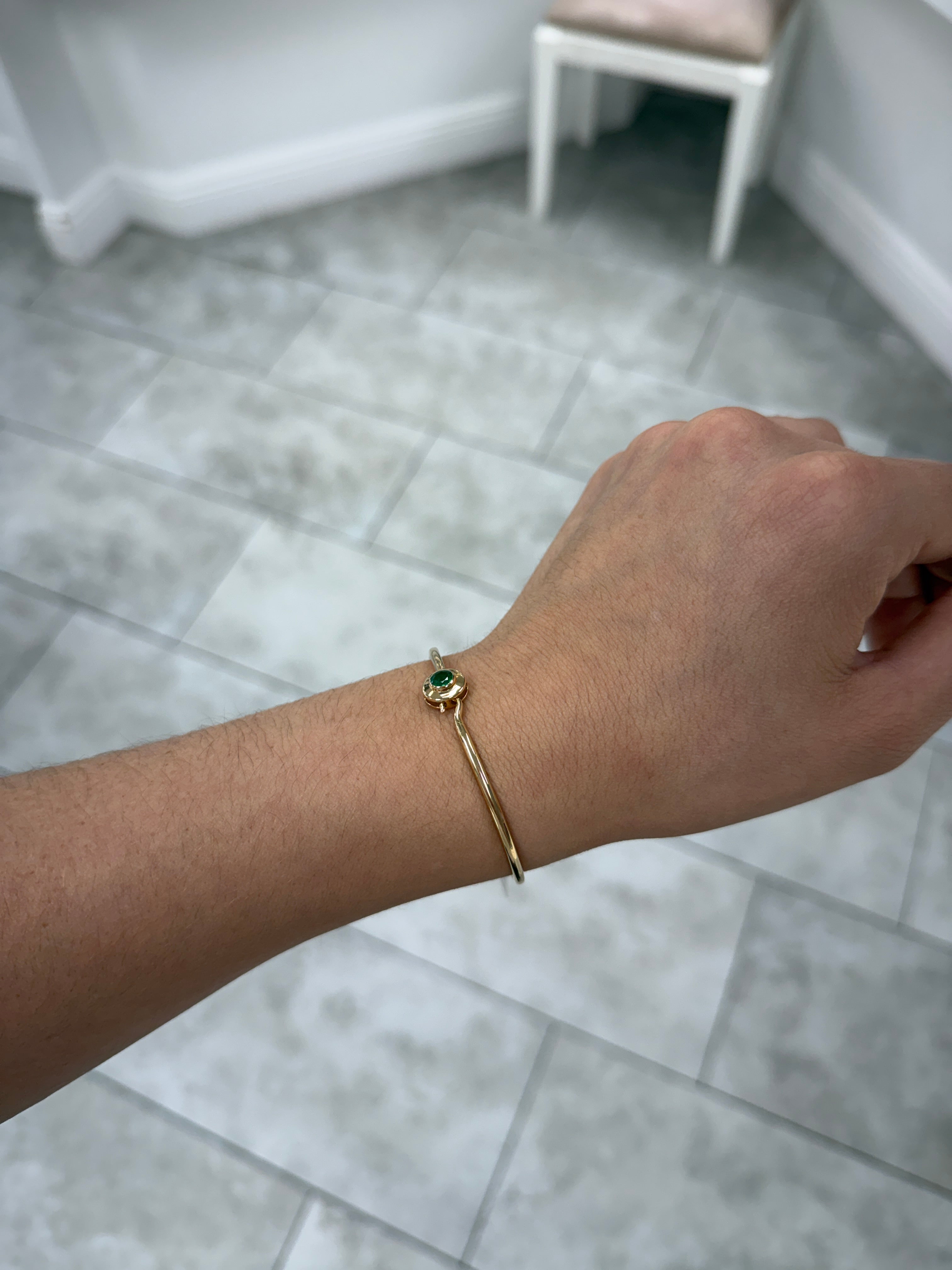 0.53ct 14K Solitaire Natural Round Cut Emerald Bangle Bracelet