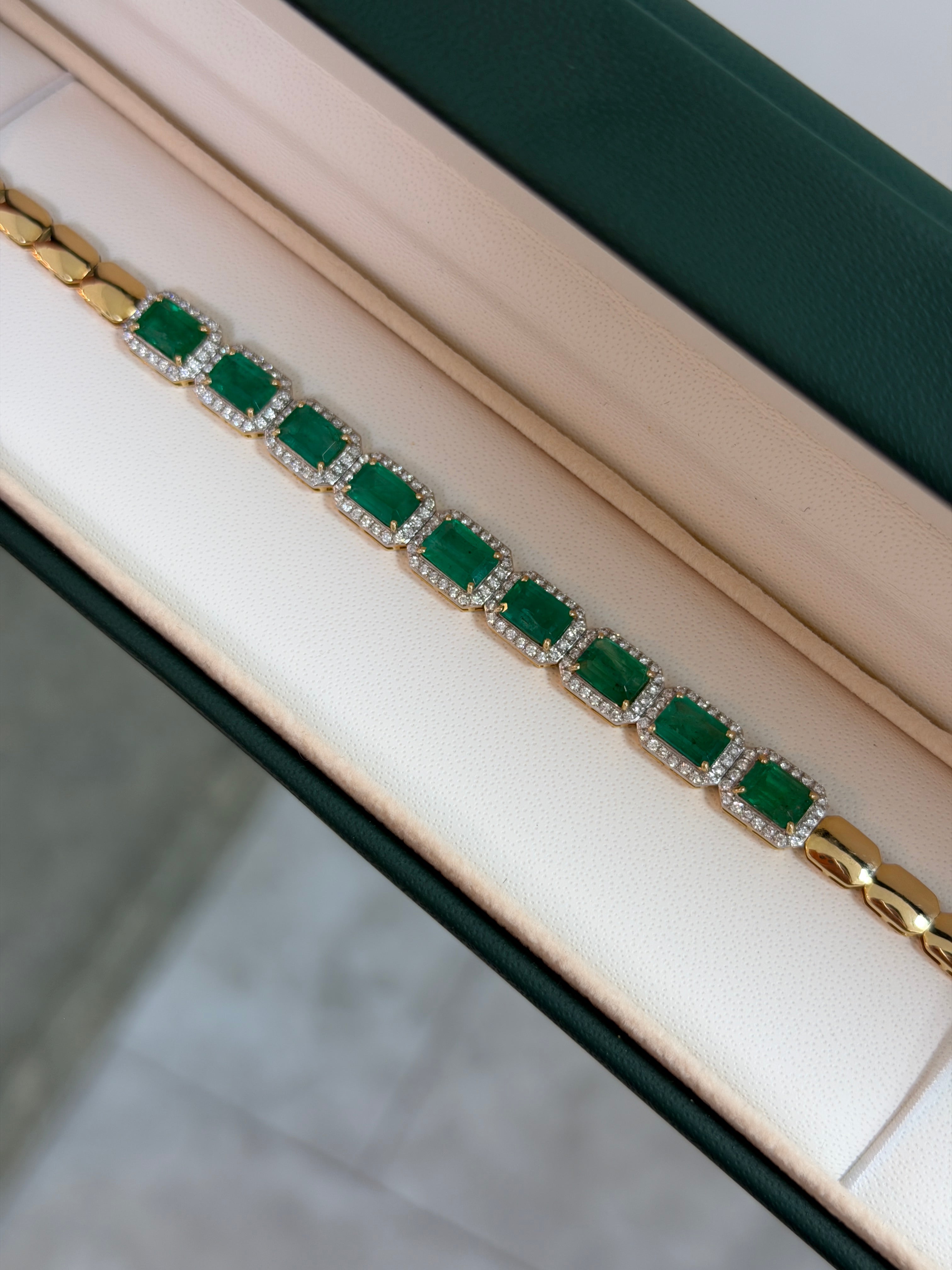 Bracelet en or sur mesure de 16,5 cm, 10,08 carats, en émeraude naturelle et diamants, monture halo, 14 carats