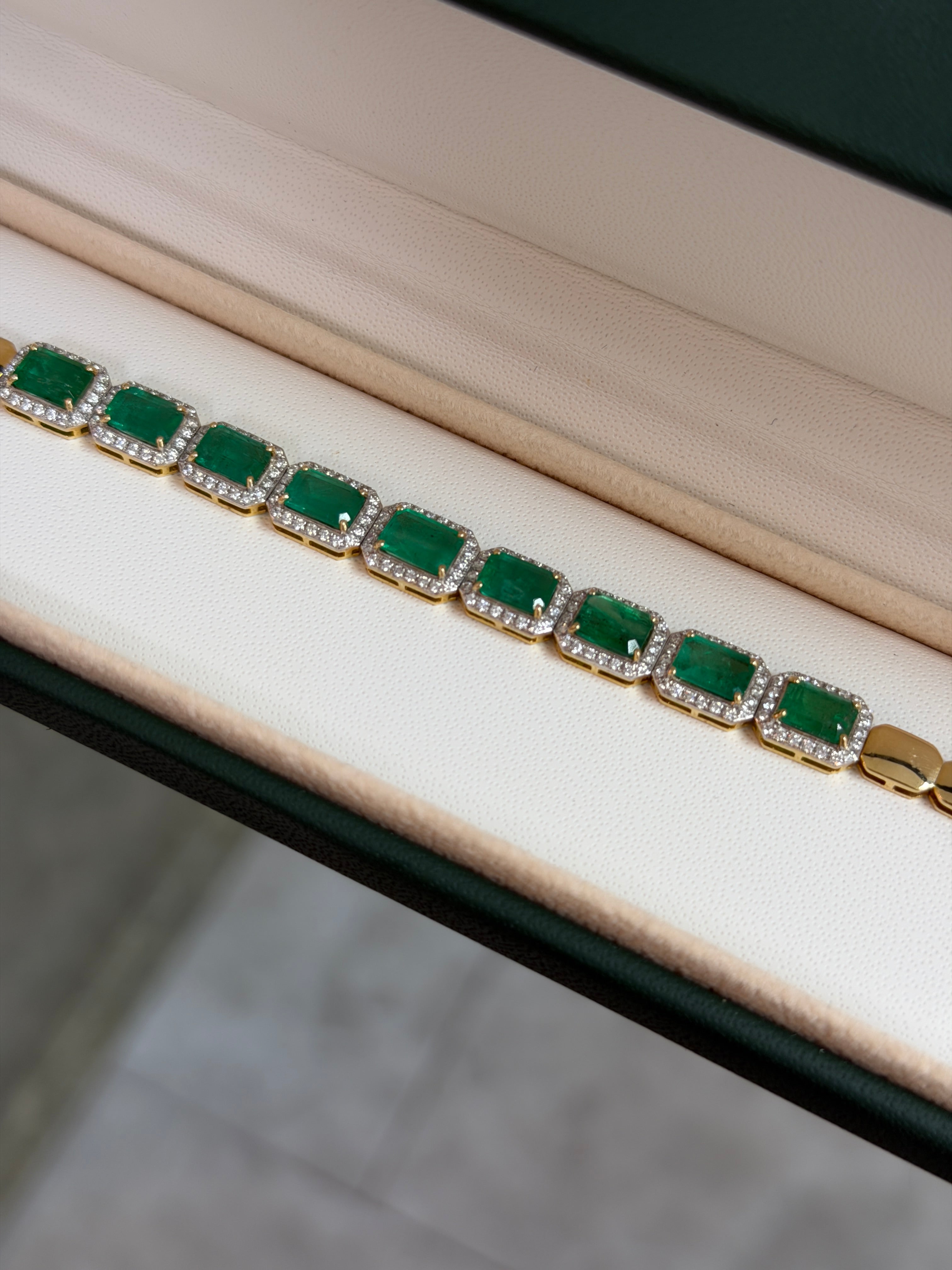 Bracelet en or sur mesure de 16,5 cm, 10,08 carats, en émeraude naturelle et diamants, monture halo, 14 carats