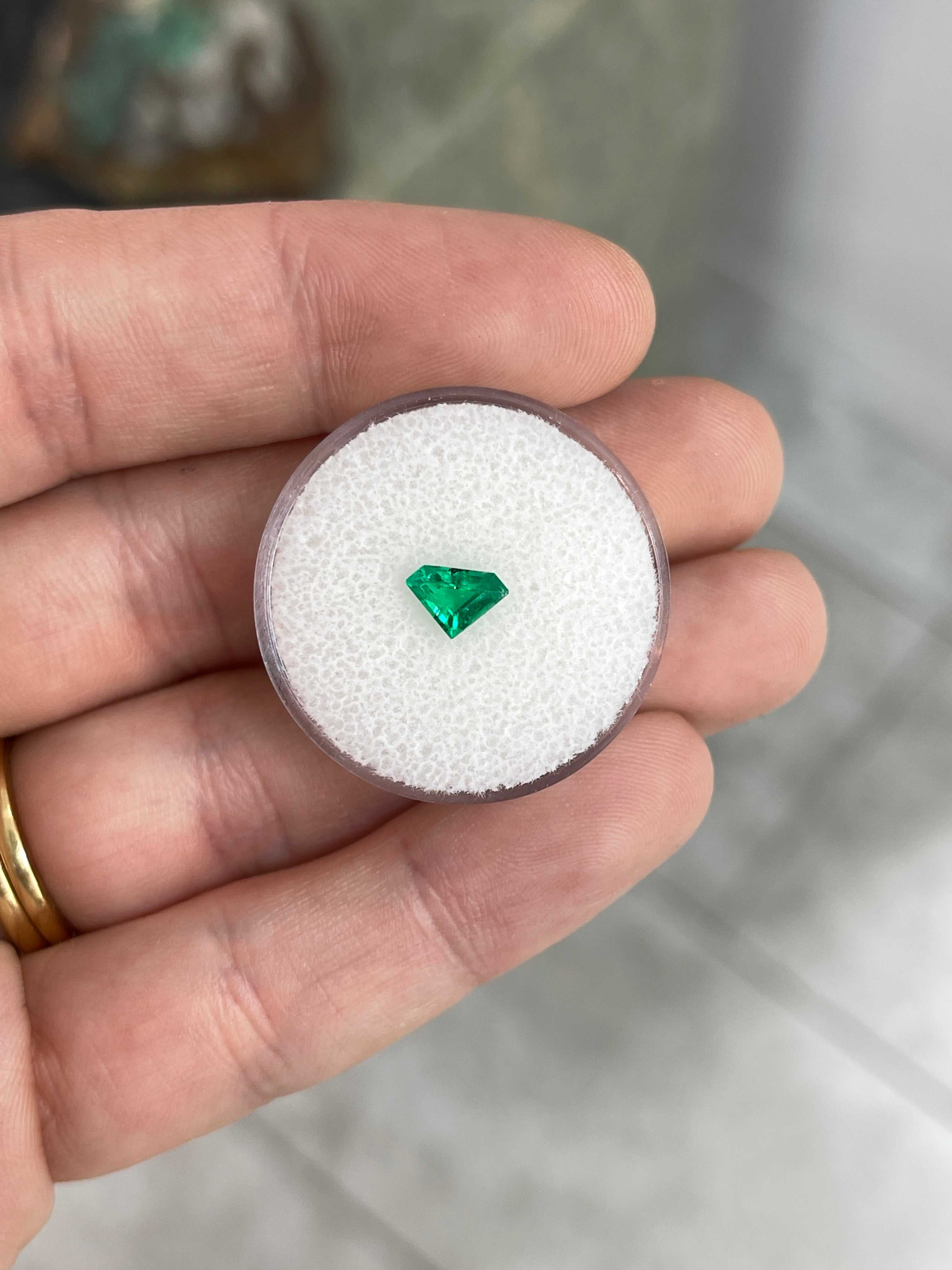 0.51 Carat Rare Vivid Green Superman Cut Colombian Emerald Loose Emerald - JR Colombian Emeralds