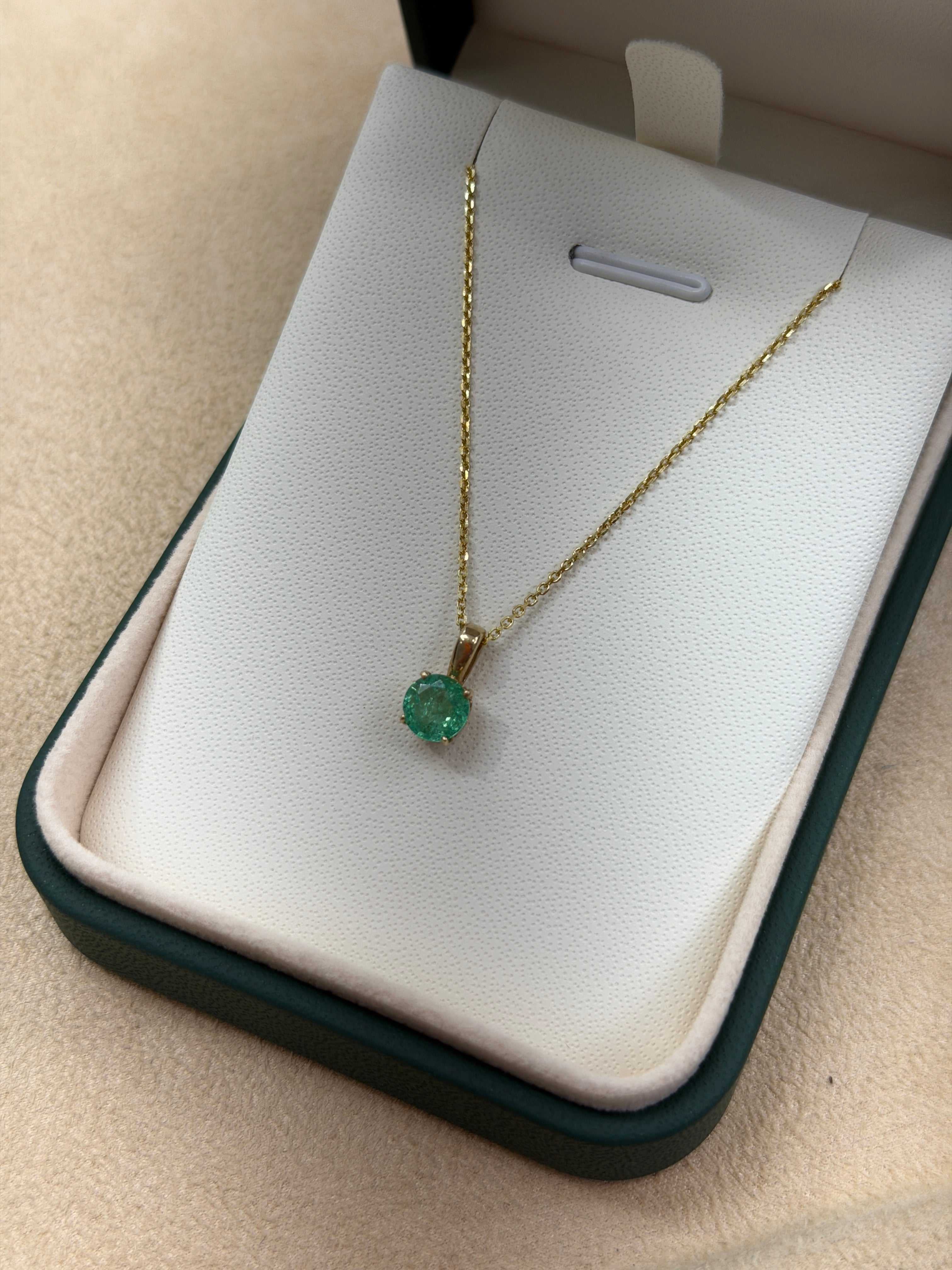 0.90 Carat Round Emerald Four Prong Necklace - JR Colombian Emeralds