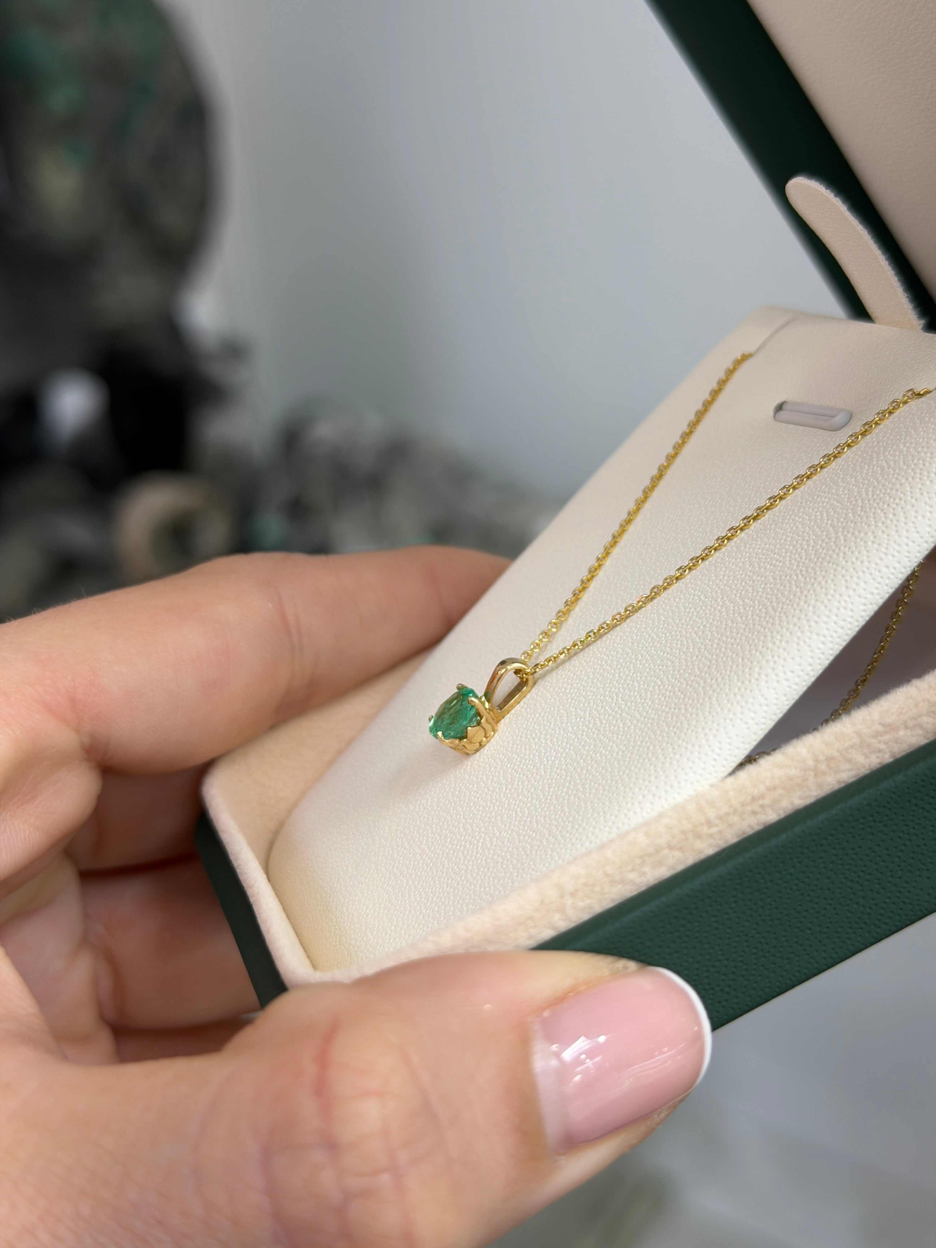 0.90 Carat Round Emerald Four Prong Necklace - JR Colombian Emeralds