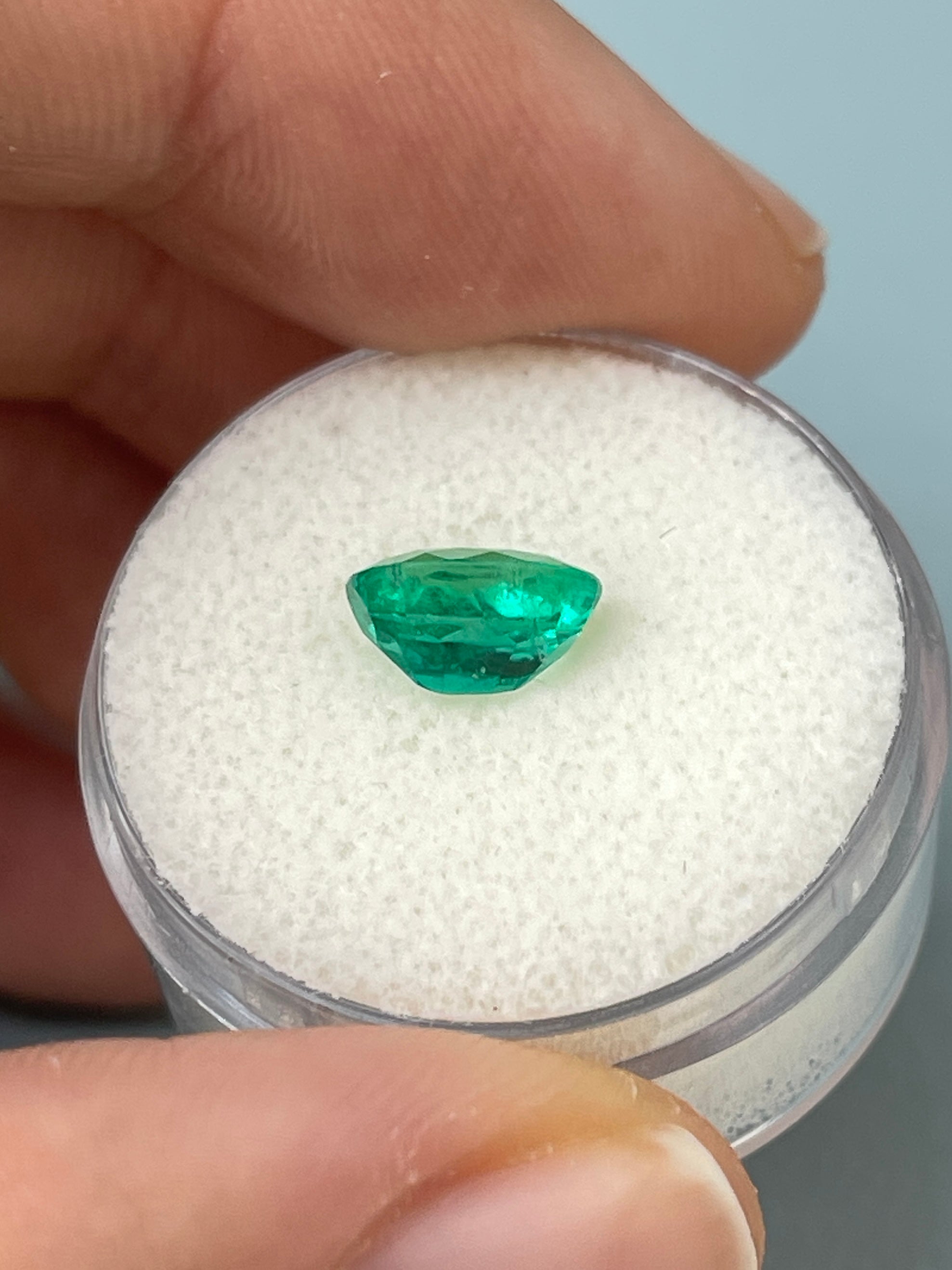 1.55 Carat AAA 9x6 Bluish Green Natural Loose Colombian Emerald-Oval Cut - JR Colombian Emeralds