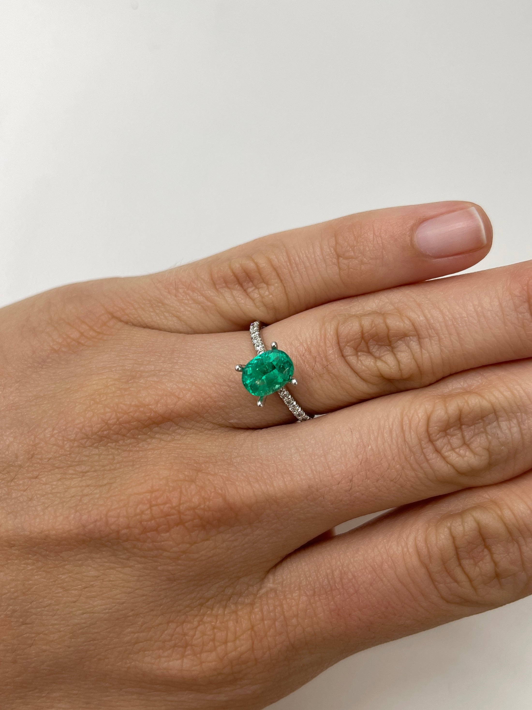 1.55 Carat AAA 9x6 Bluish Green Natural Loose Colombian Emerald-Oval Cut - JR Colombian Emeralds