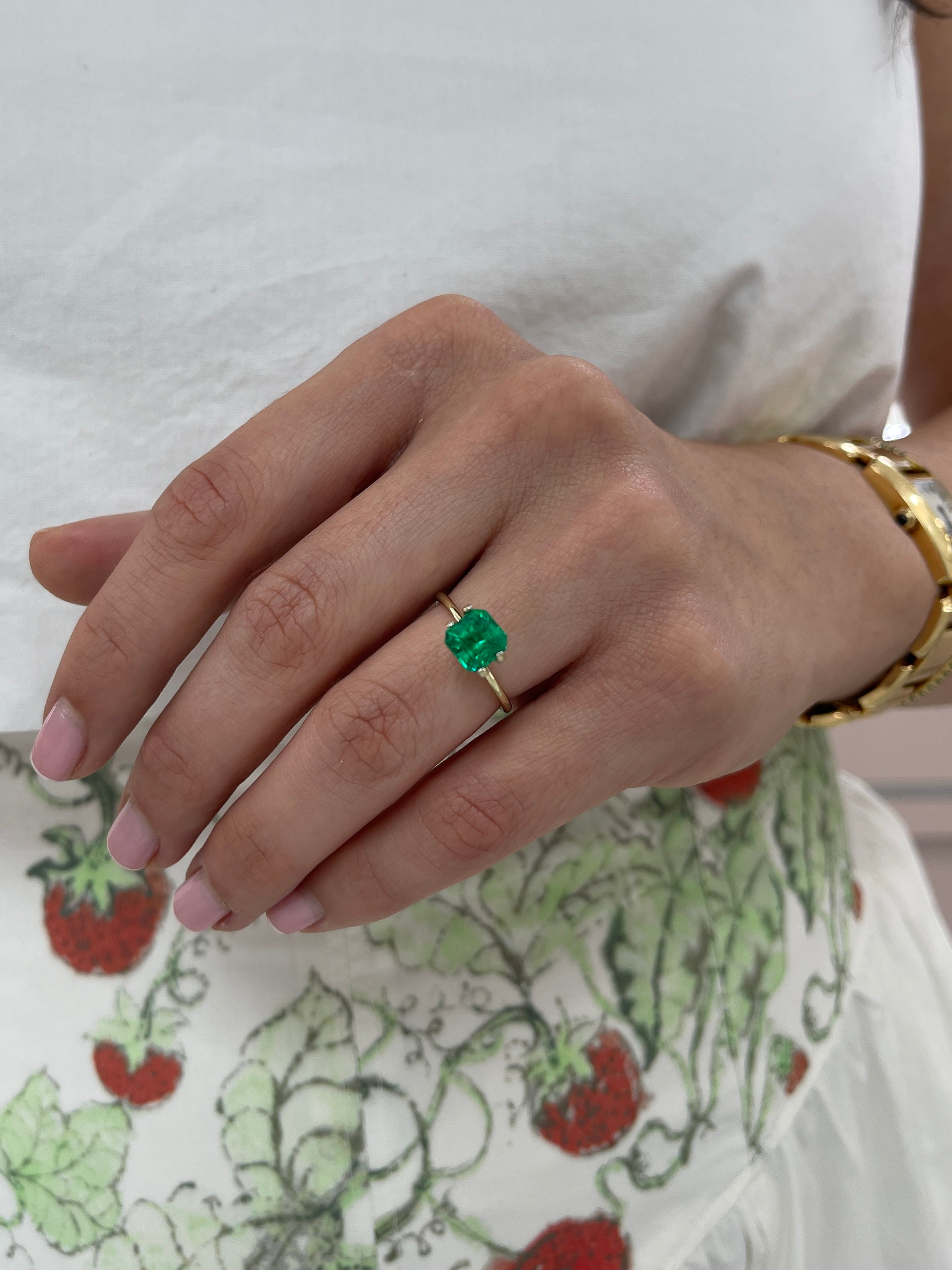 Émeraude colombienne en vrac de 1,81 carat, 7 x 7 mm, qualité AAA+, légèrement huileuse, couleur vive, taille Asscher - JR Colombian Emeralds
