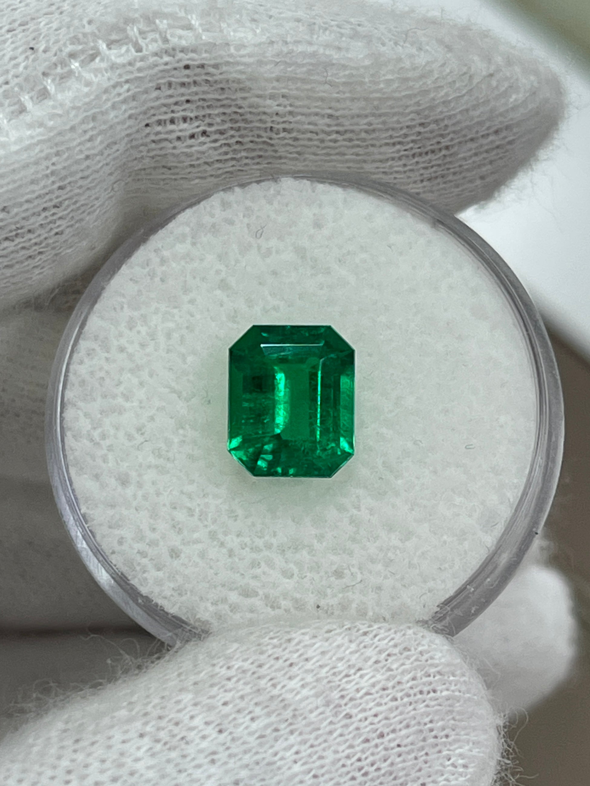 1.98 Carat AAA+ 9x7 Minor Oil Vivid Green Natural Loose Colombian Emerald- Emerald Cut - JR Colombian Emeralds