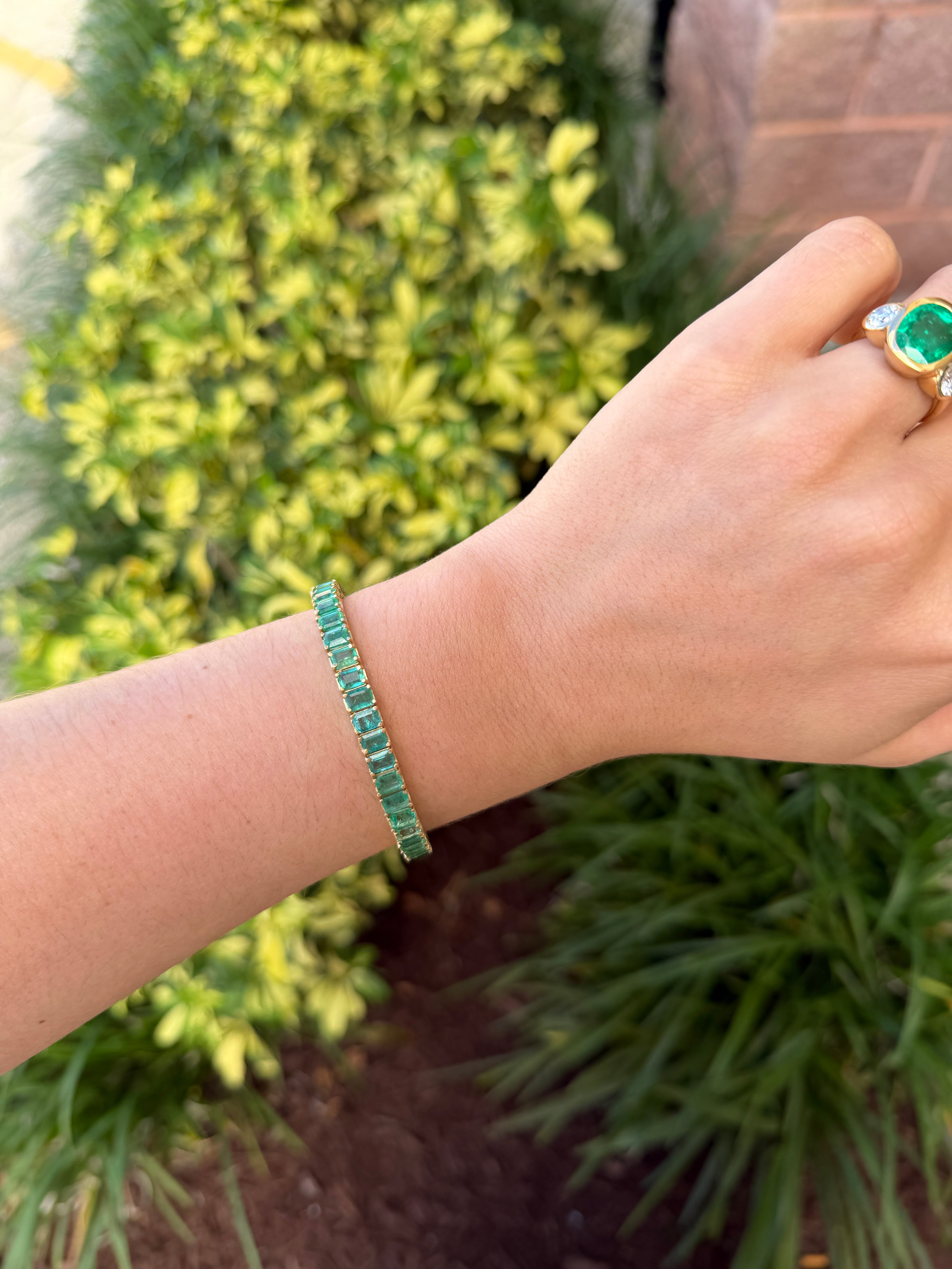 17.20tcw Natural Emerald Cut Emerald Tennis Bracelet- 7 Inches - JR Colombian Emeralds