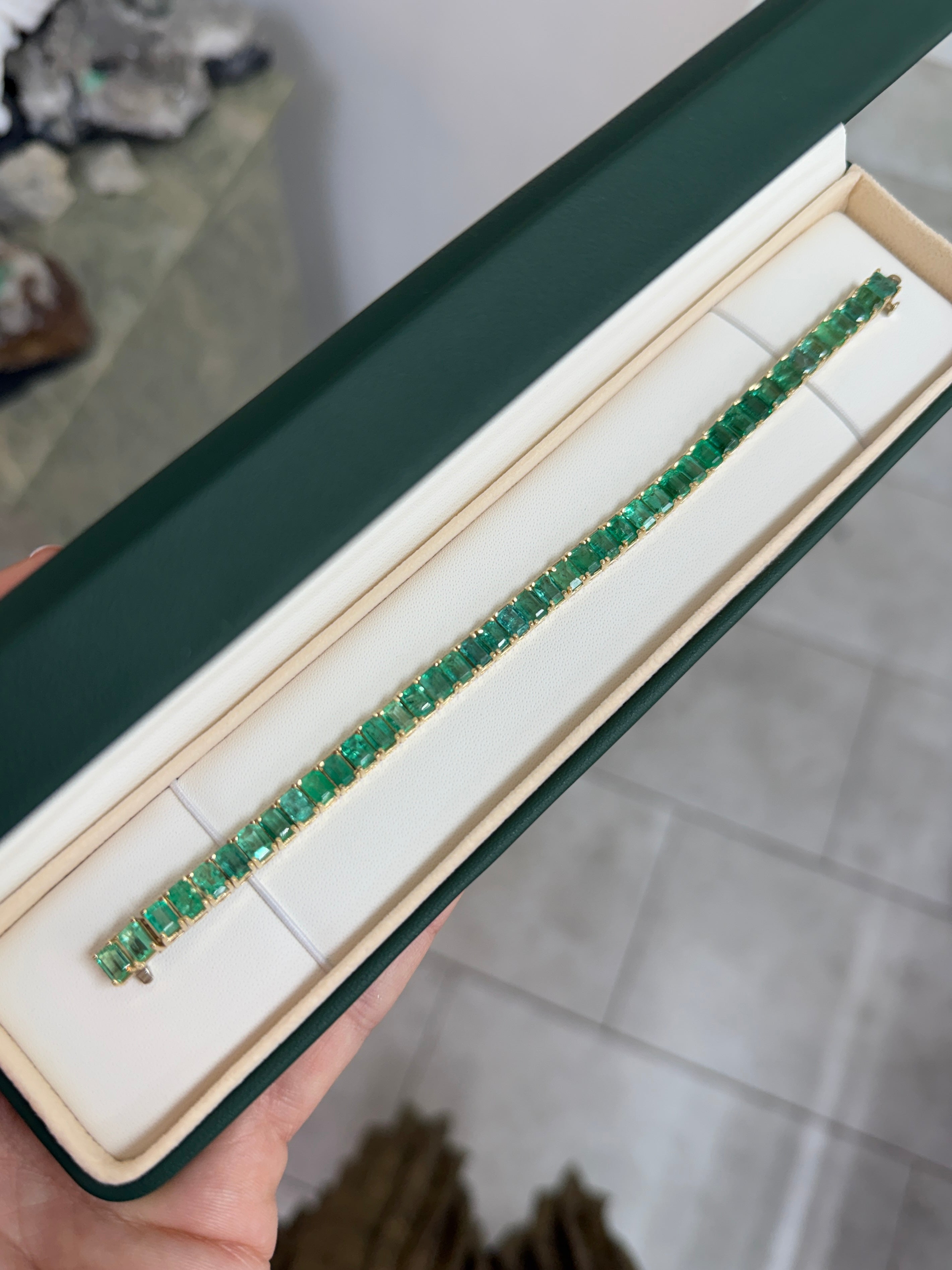 17.20tcw Natural Emerald Cut Emerald Tennis Bracelet- 7 Inches - JR Colombian Emeralds
