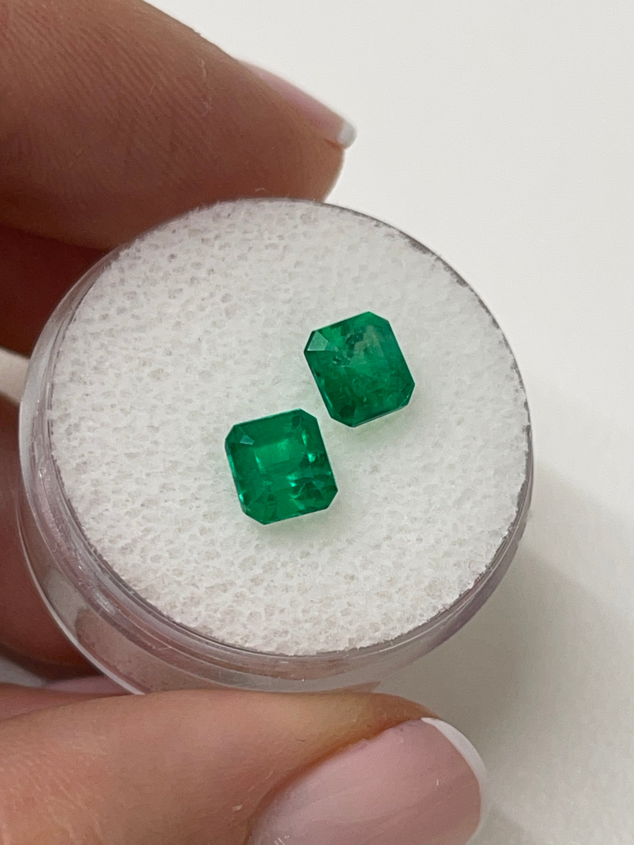 2,02 carats au total, 6 émeraudes colombiennes vertes Muzo assorties de 6 x 5,4 mm, qualité AAA, en taille Asscher - JR Colombian Emeralds