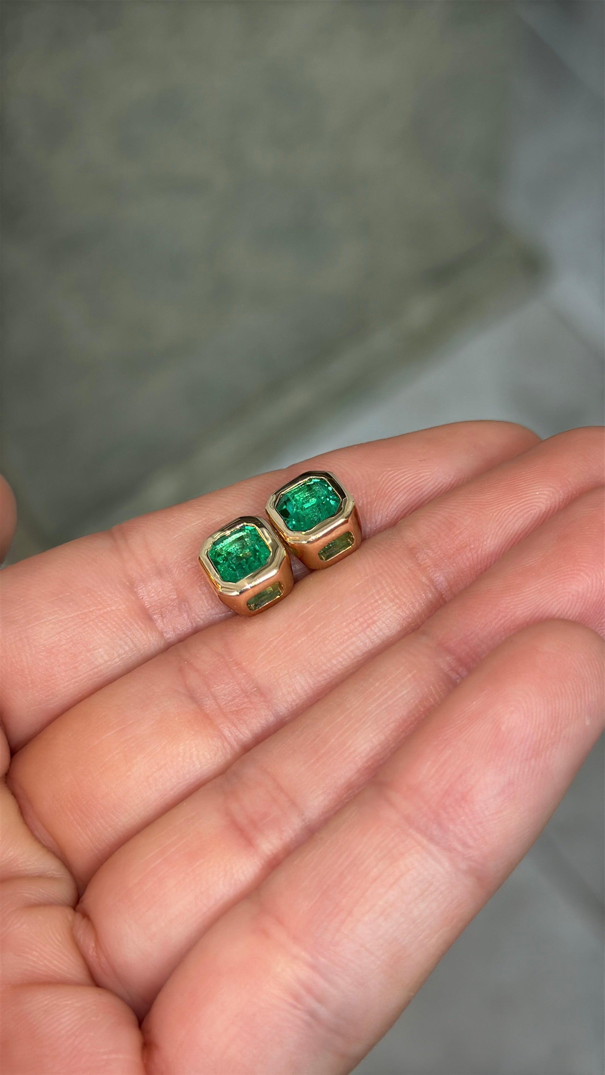 2.40tcw AAA+ Chunky Bezel Asscher Cut Colombian Emerald 18K