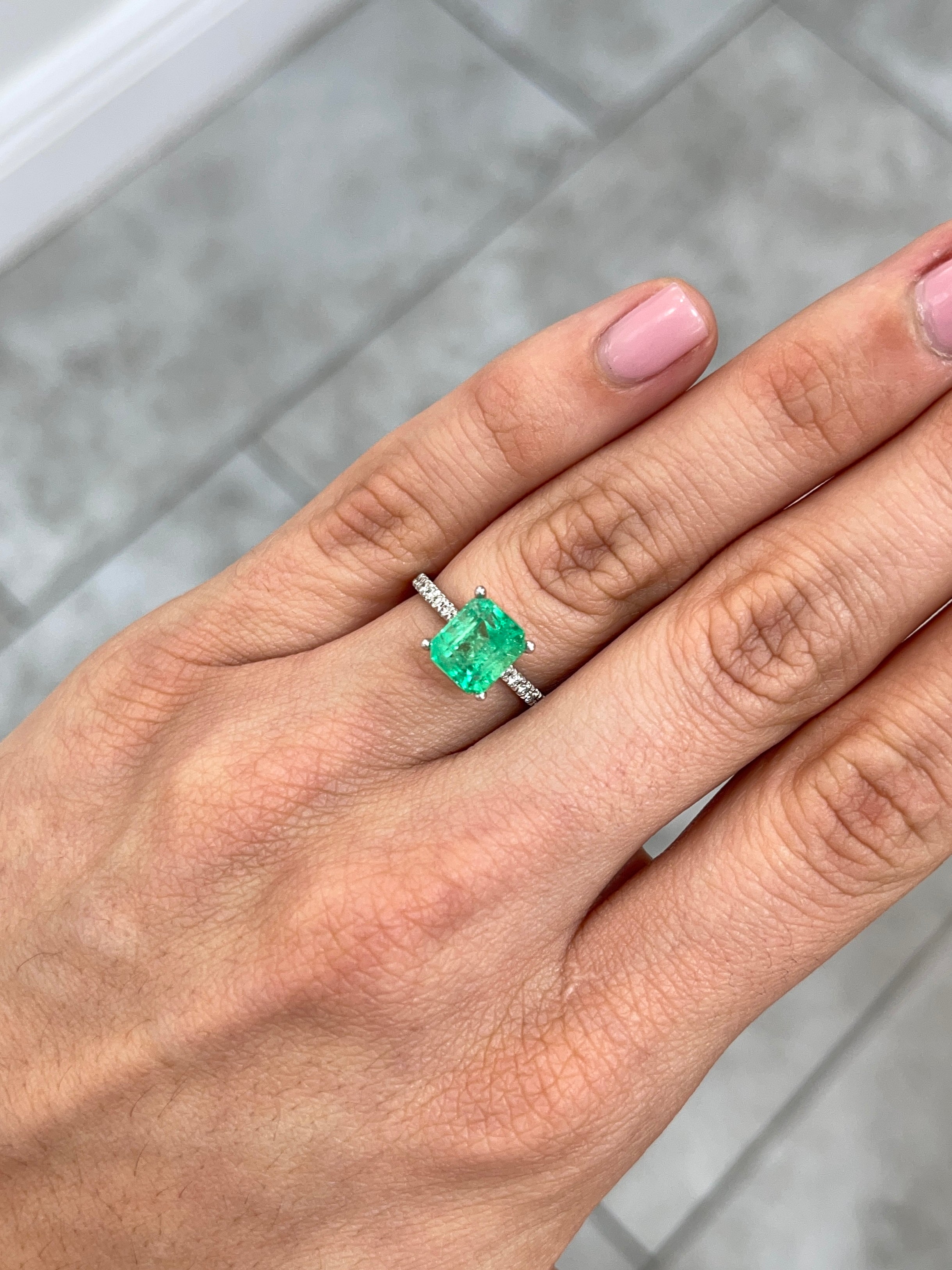 2.82 Carat Colombian Emerald loose gemstone, chunky cut, 8.5x7.4mm, crystal clear, natural gemstone by JR Colombian Emeralds