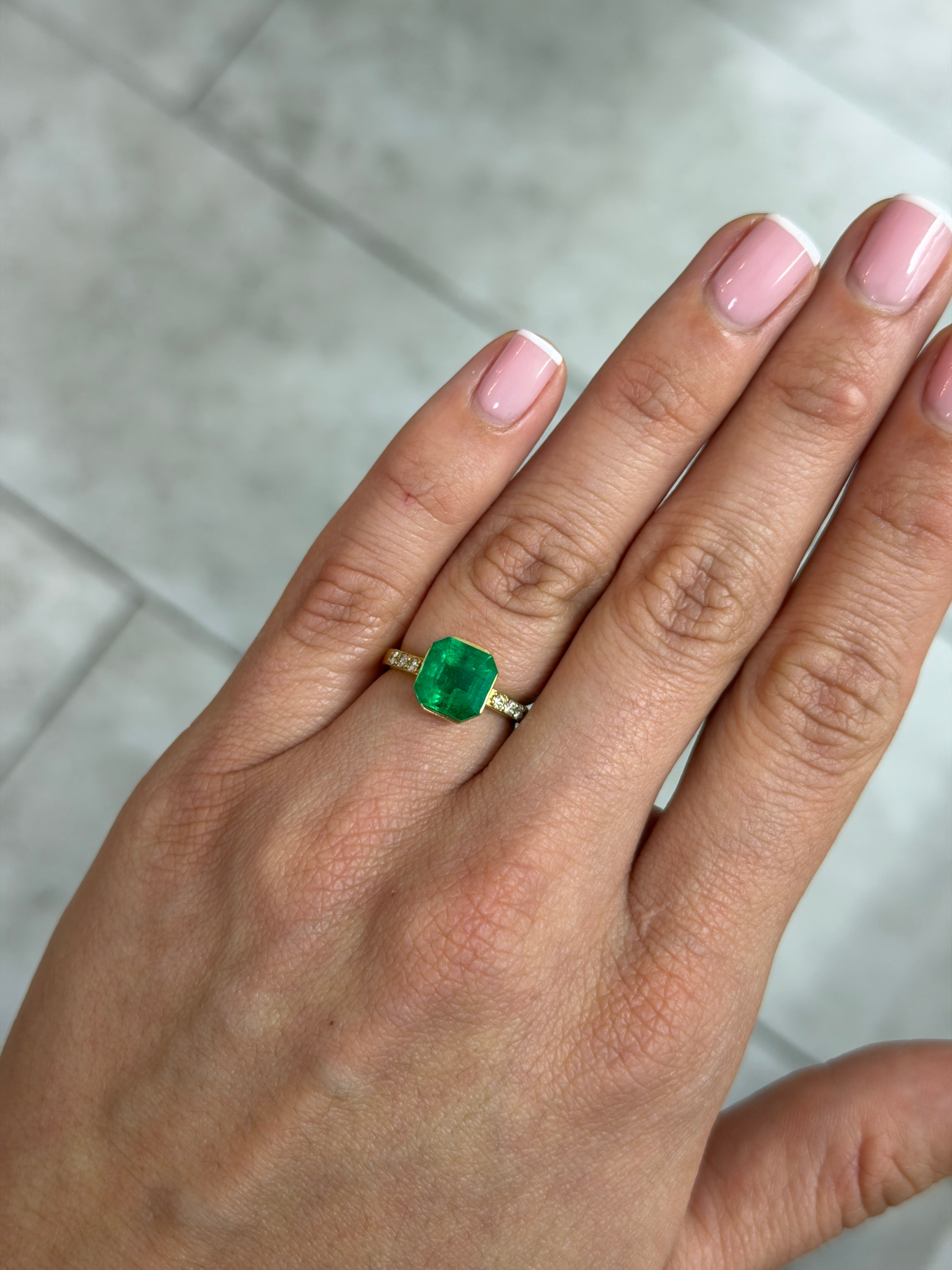 Natural loose Colombian emerald, 3.01 carats, AAA+ quality, Asscher cut with vibrant green color from JR Colombian Emeralds.