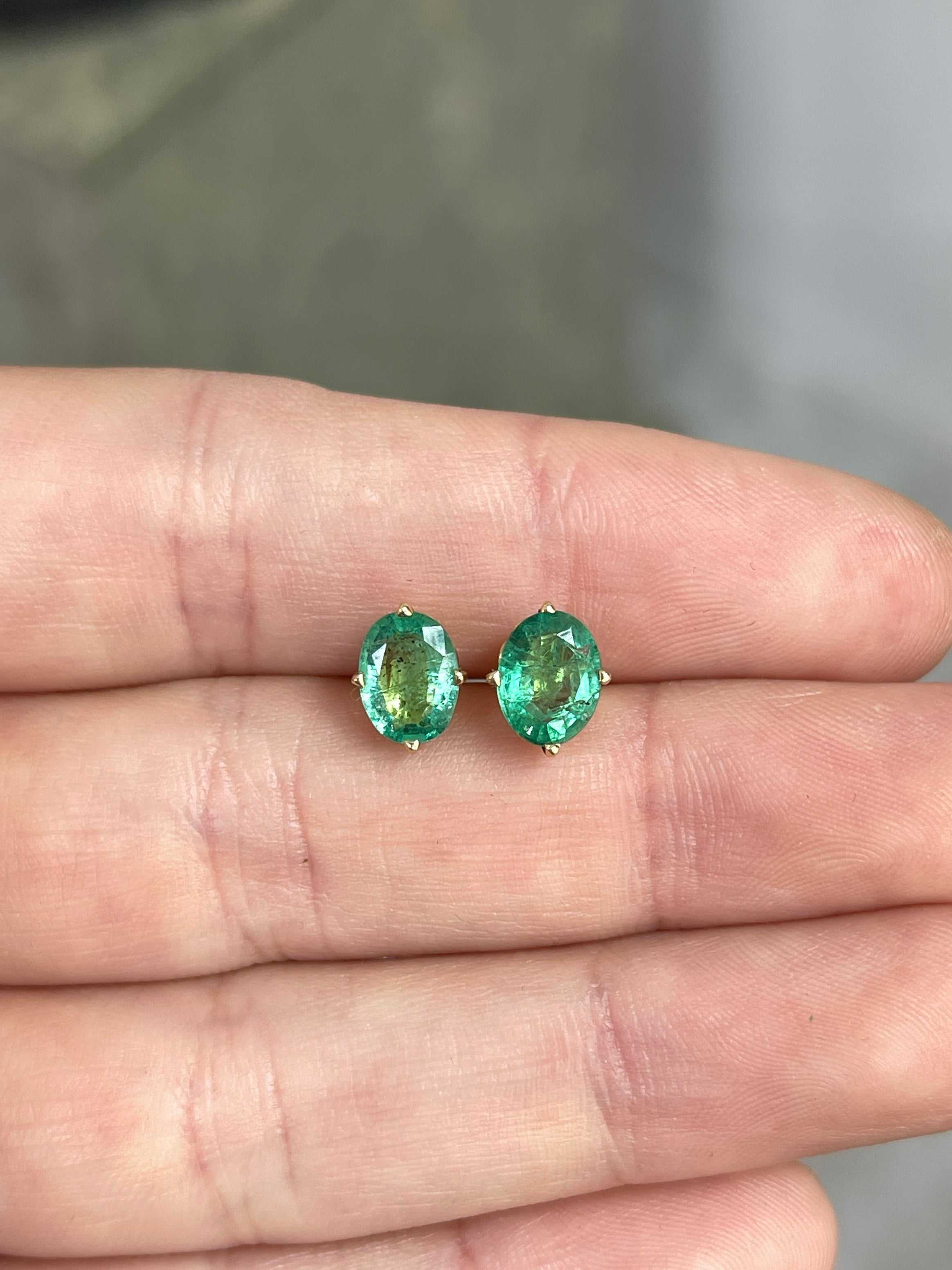 3.10tcw 9x7 Oval Emerald Compass Set Studs 14K - JR Colombian Emeralds