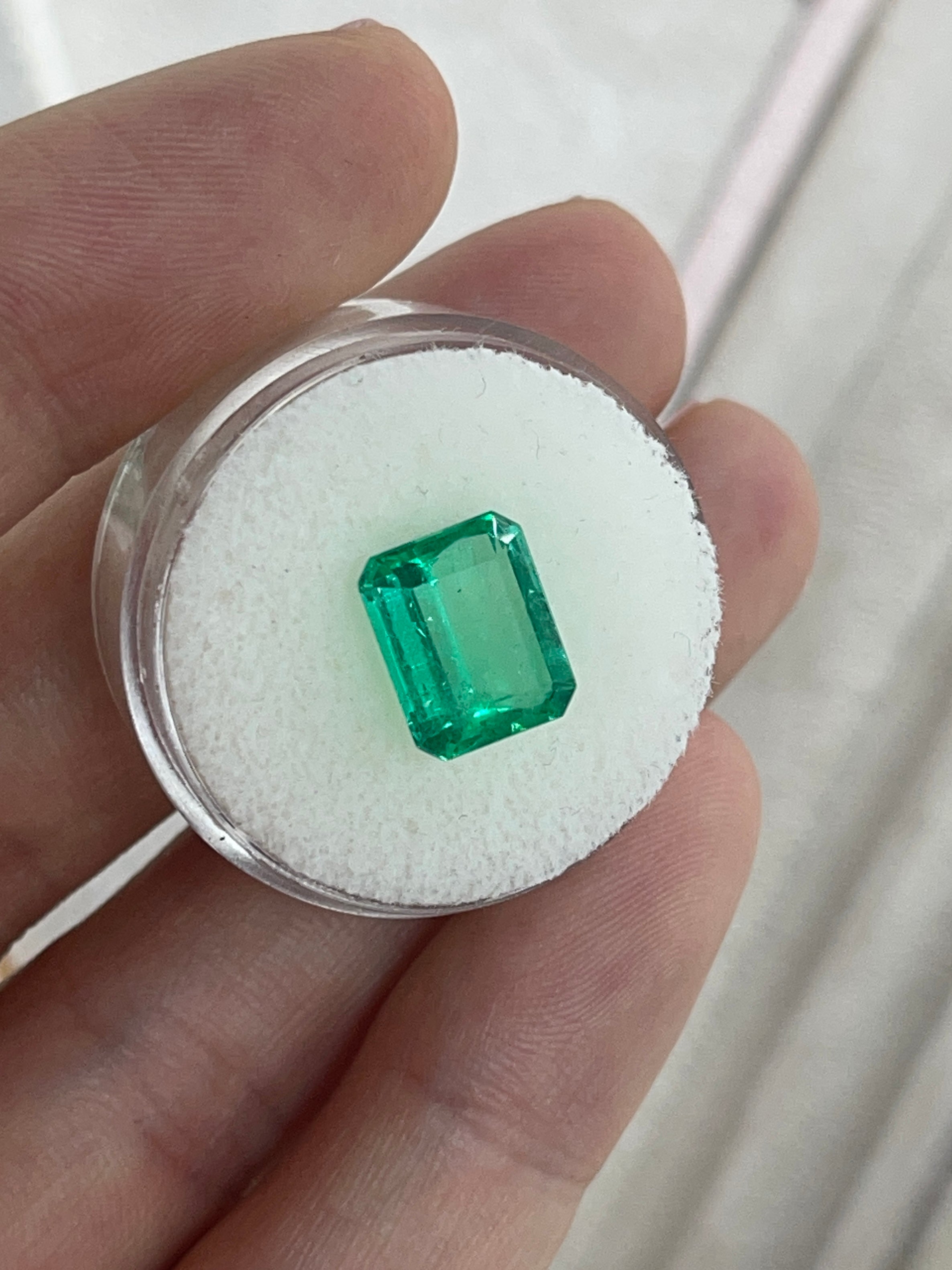 3.30ct Muzo Colombian emerald gemstone with yellowish green color, 10.4x8.4mm spready cut, loose, earth-mined jewelry stone