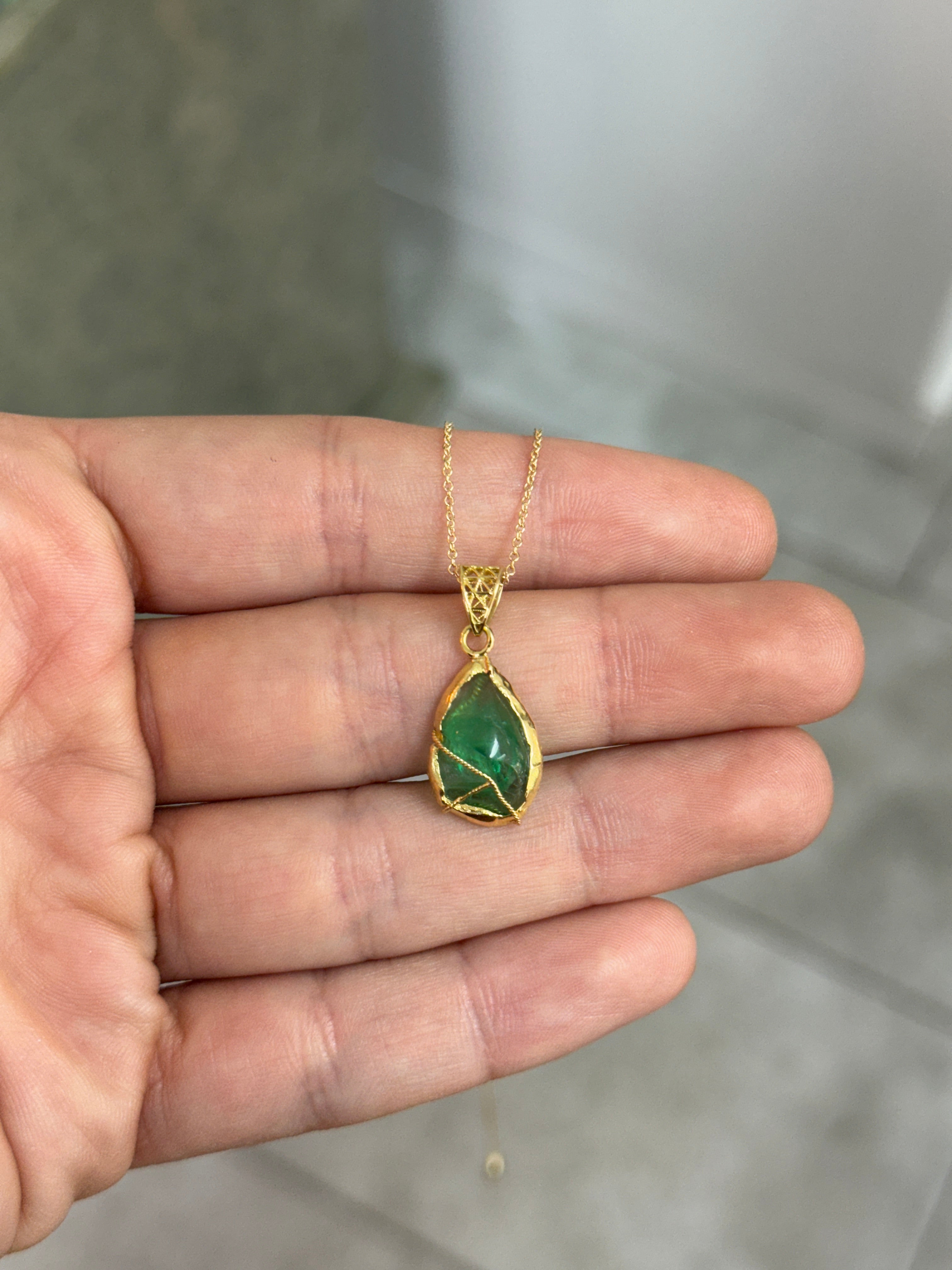 3.70 Carat Vintage Carved Emerald Ammonite Fossil Necklace 18K