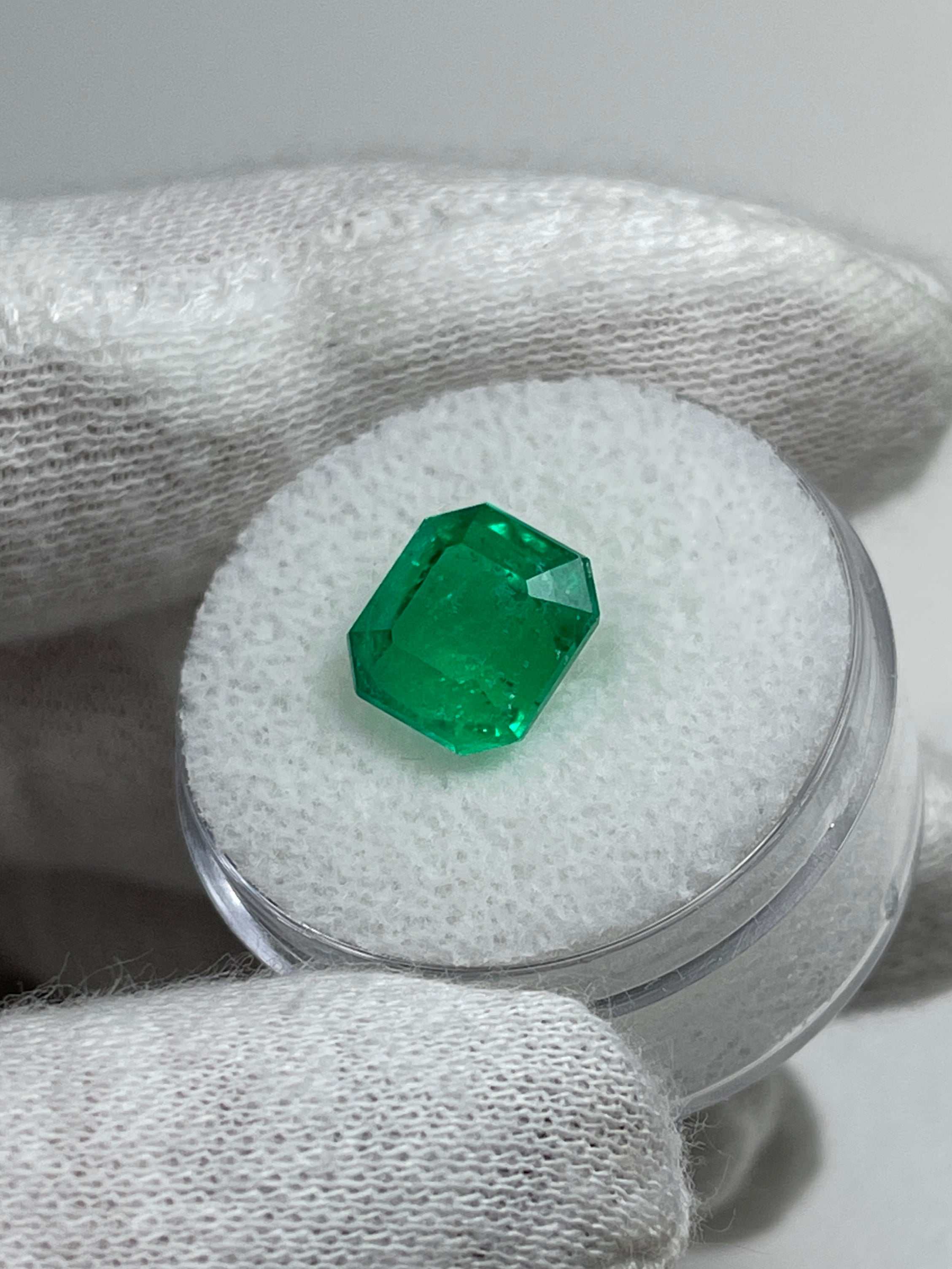 AAA Vivid 3.90 Carat Colombian Emerald loose gemstone in emerald cut by JR Colombian Emeralds