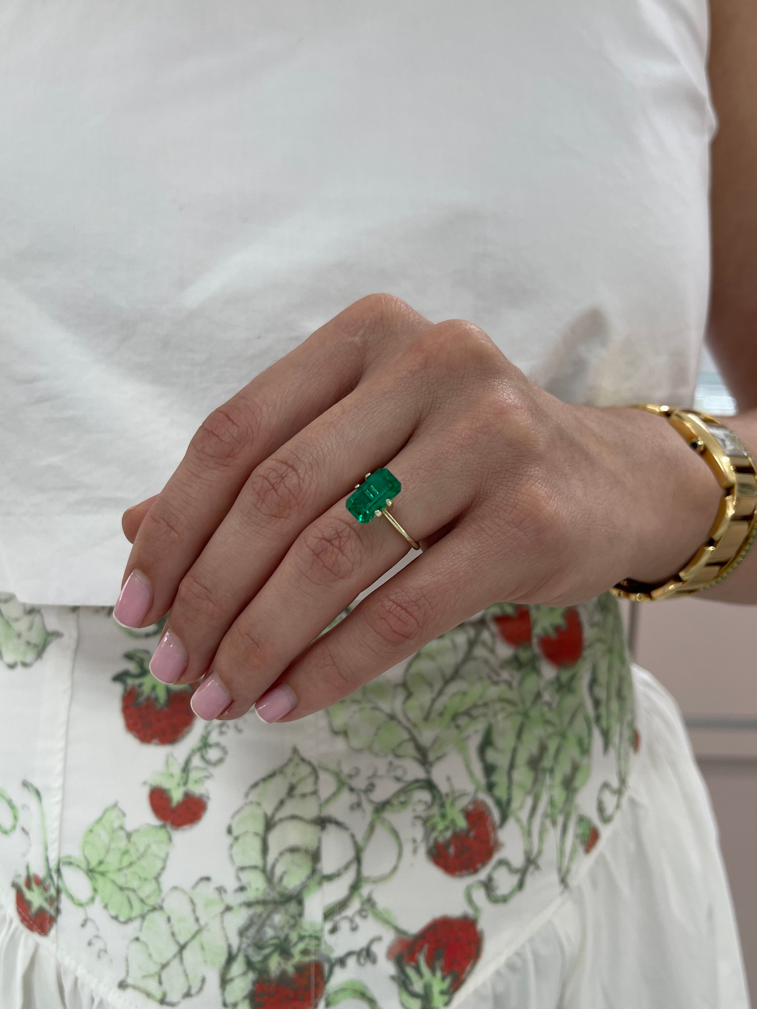 Vivid 4.16 Carat AAA Colombian Emerald loose Asscher cut with minor oil, natural Muzo green color, from JR Colombian Emeralds